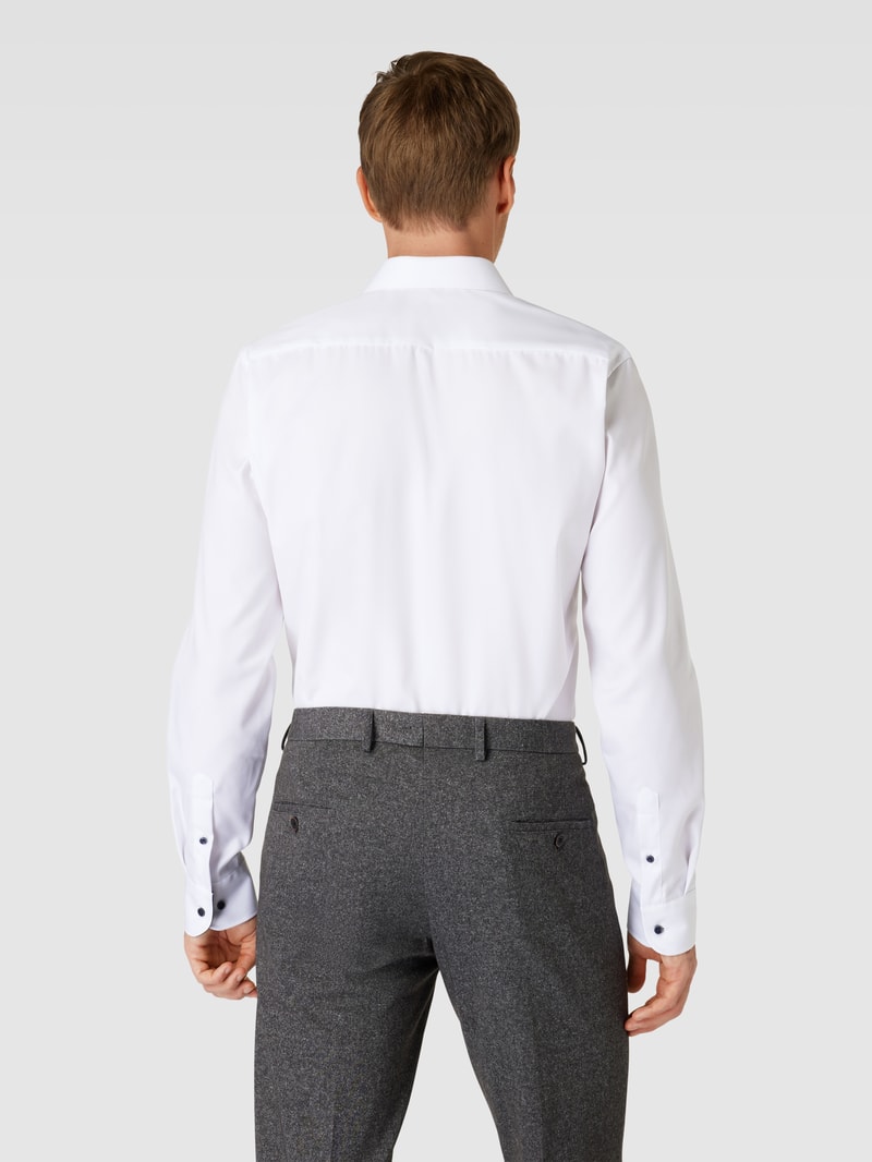Slim Fit Business-Hemd mit Haifischkragen in weiß