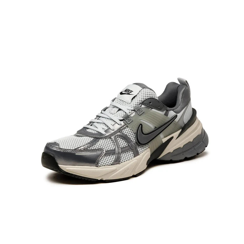 Nike V2K Run FD0736 003 / grau