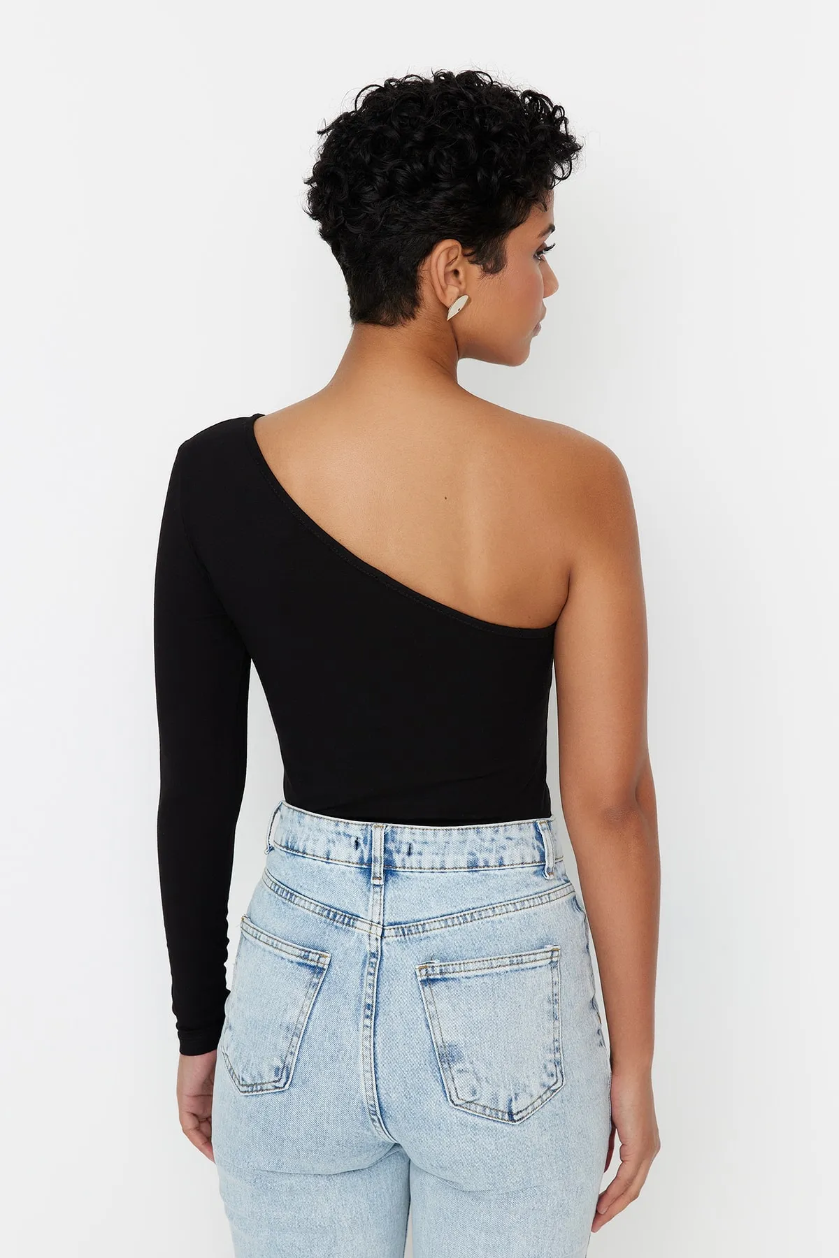 Trendyol Collection  Schwarzer, einärmliger Strick-Body aus Baumwollstretch mit Druckknöpfen TWOSS23BD00013