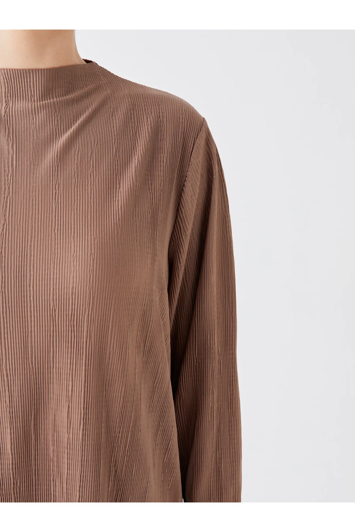 LC Waikiki  Einfarbige, langärmlige Oversize-Damentunika mit hohem Kragen