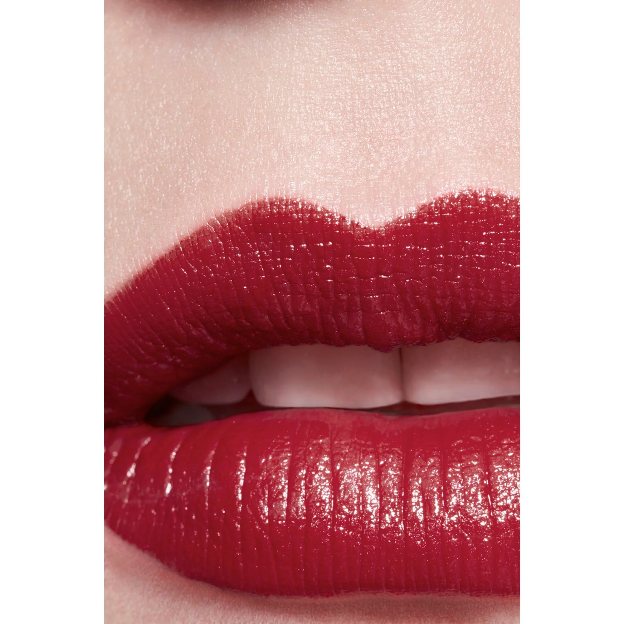ROUGE ALLURE L'EXTRAIT - RELLENO - LABIAL DE ALTA INTENSIDAD CON EXTRACTO Y TRATAMIENTO LIGERO