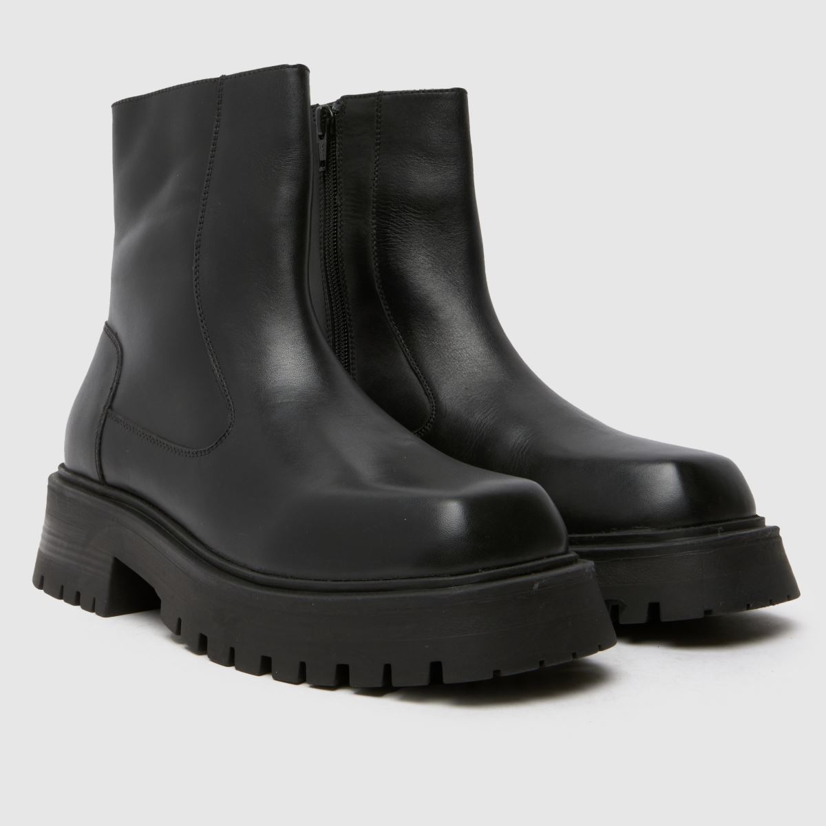 Schuh Alicia – Svarta stövlar med fyrkantig tå