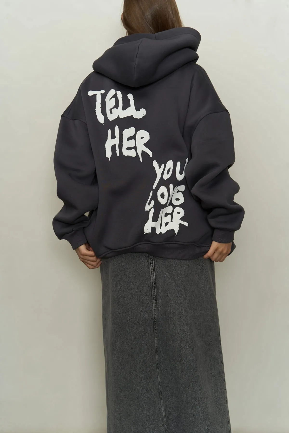 MAİ COLLECTİON  Anthrazitfarbenes Kapuzenpullover „Just Be You“.