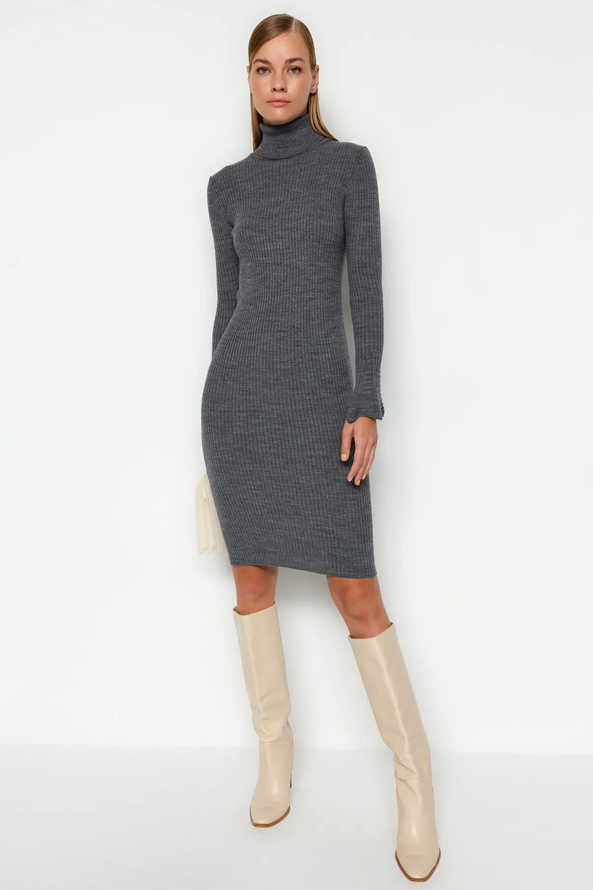 Trendyol Collection  Anthrazitfarbenes Mini-Strickkleid mit Volantärmeln TWOAW20YN0005