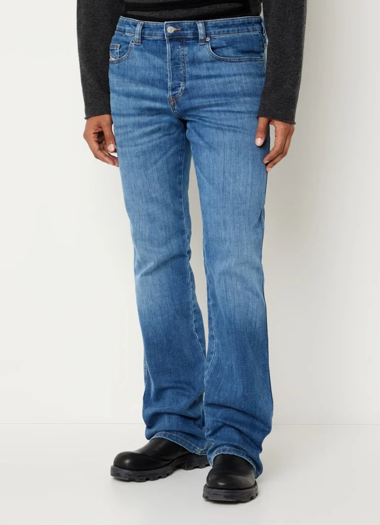 Diesel 1998 D-Buck bootcut-jeans i medium vask