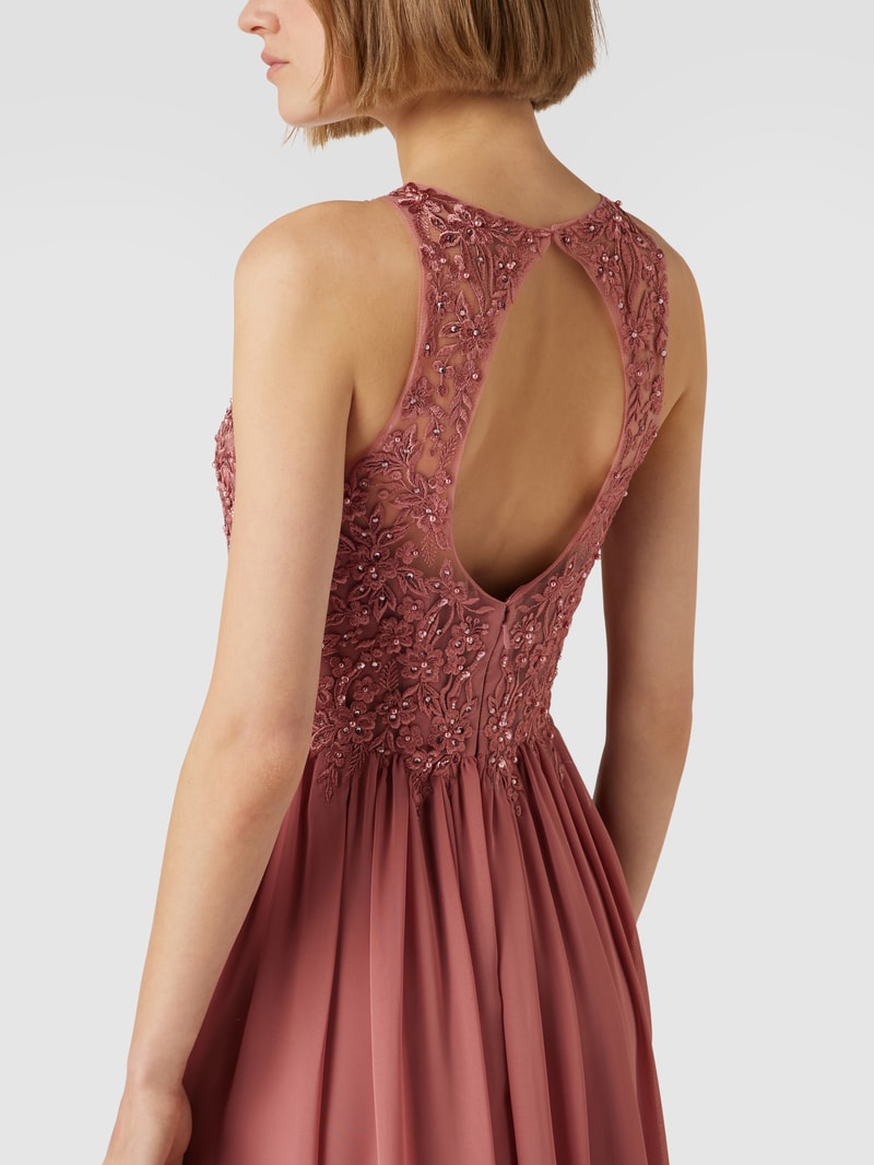 Abendkleid mit floralen Stickereien und Zierperlen in rosa