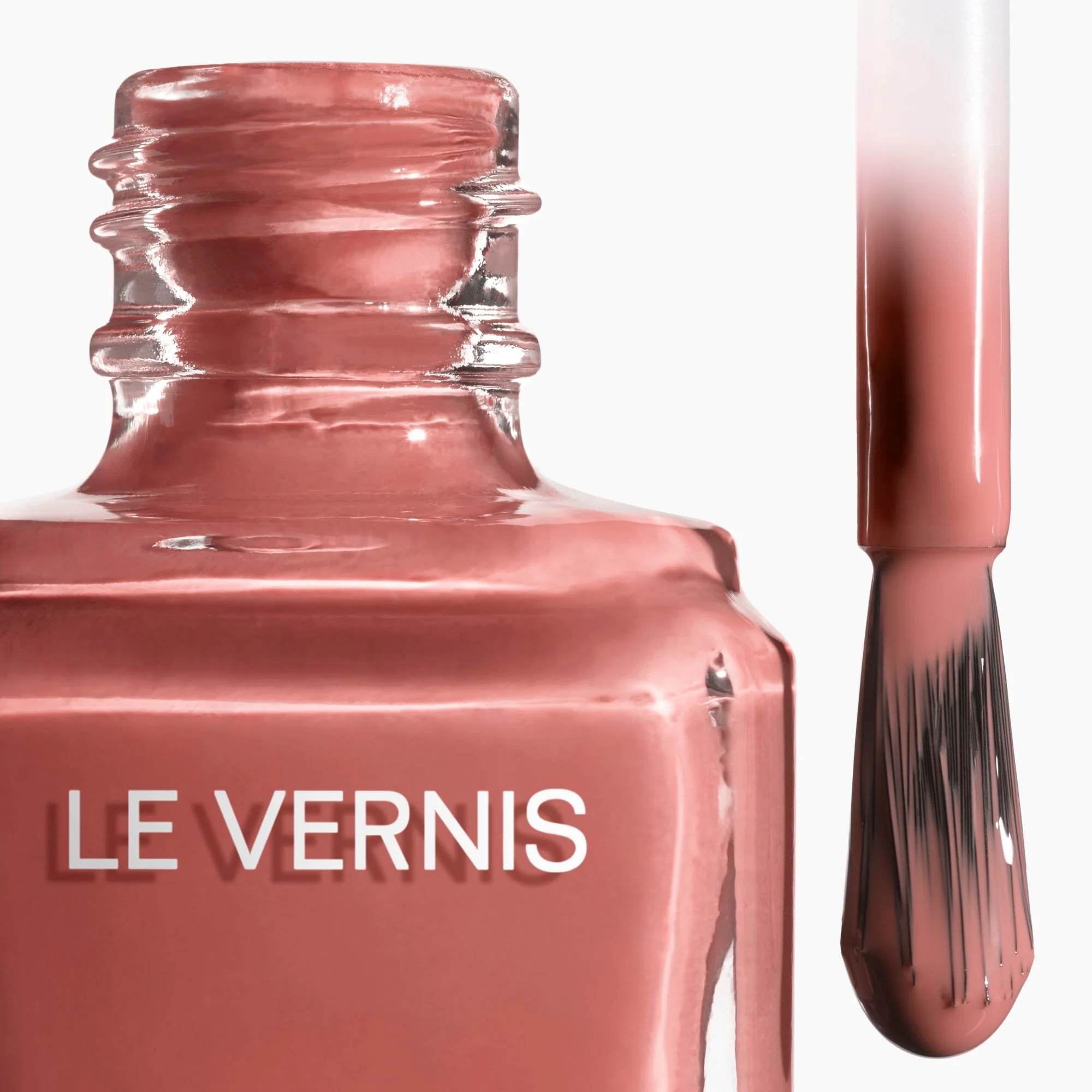 LE VERNIS - COLOR Y BRILLO DURADEROS