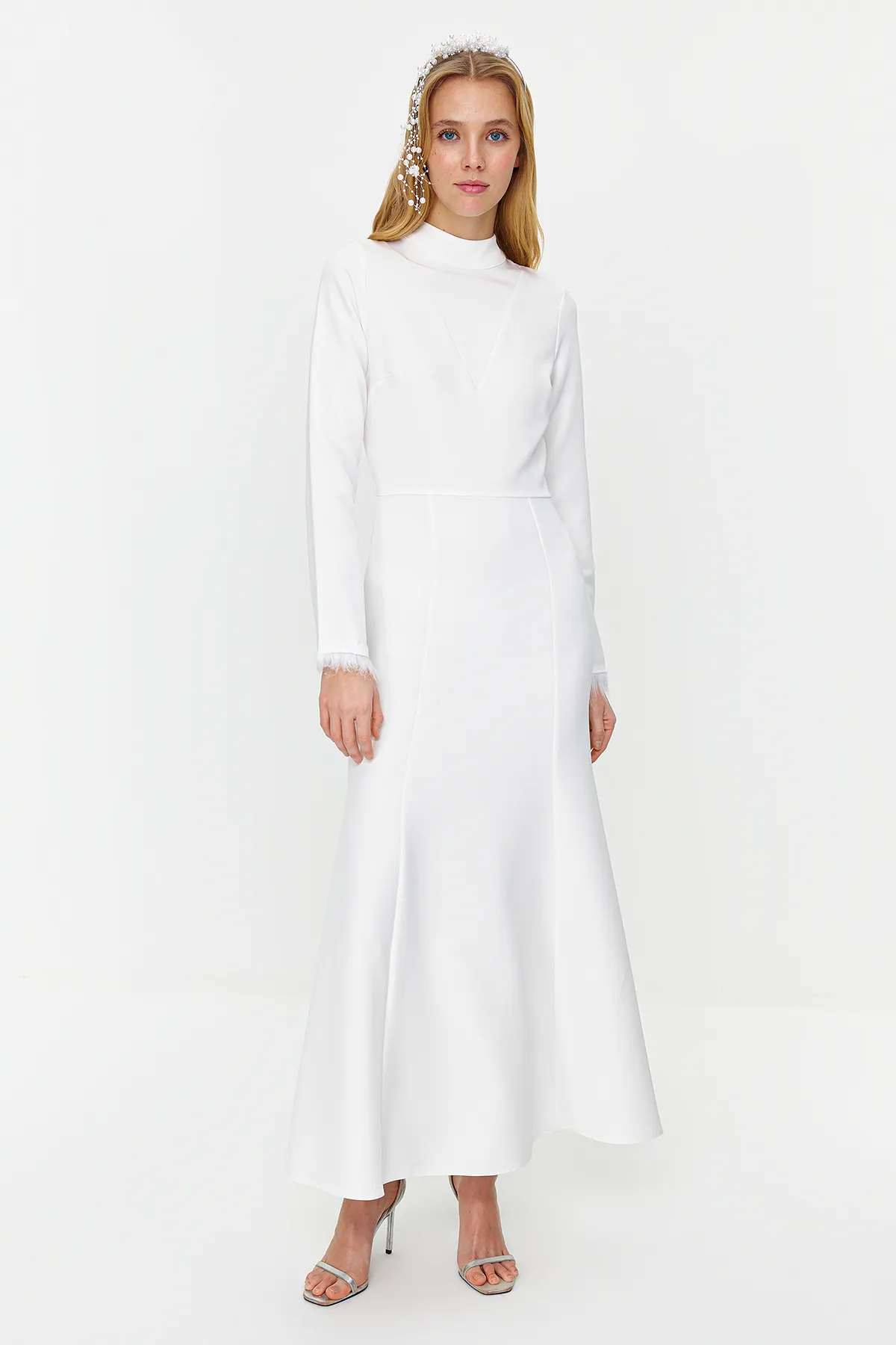 Trendyol Modest  Weißes gewebtes Braut-/Hochzeits-Abendkleid für besondere Tage TCTSS24DB00044