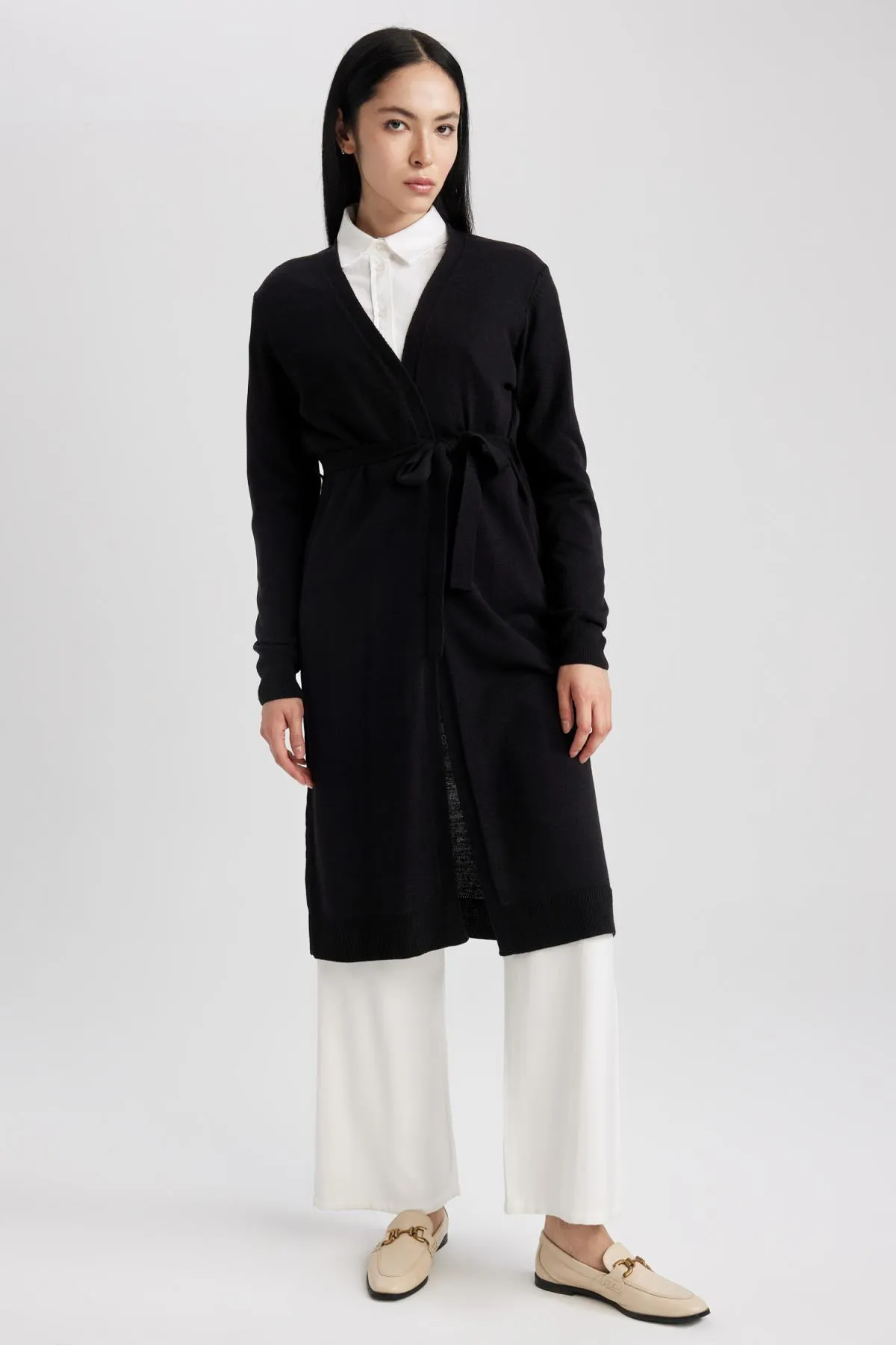 DeFacto  Strickjacke mit V-Ausschnitt und normaler Passform