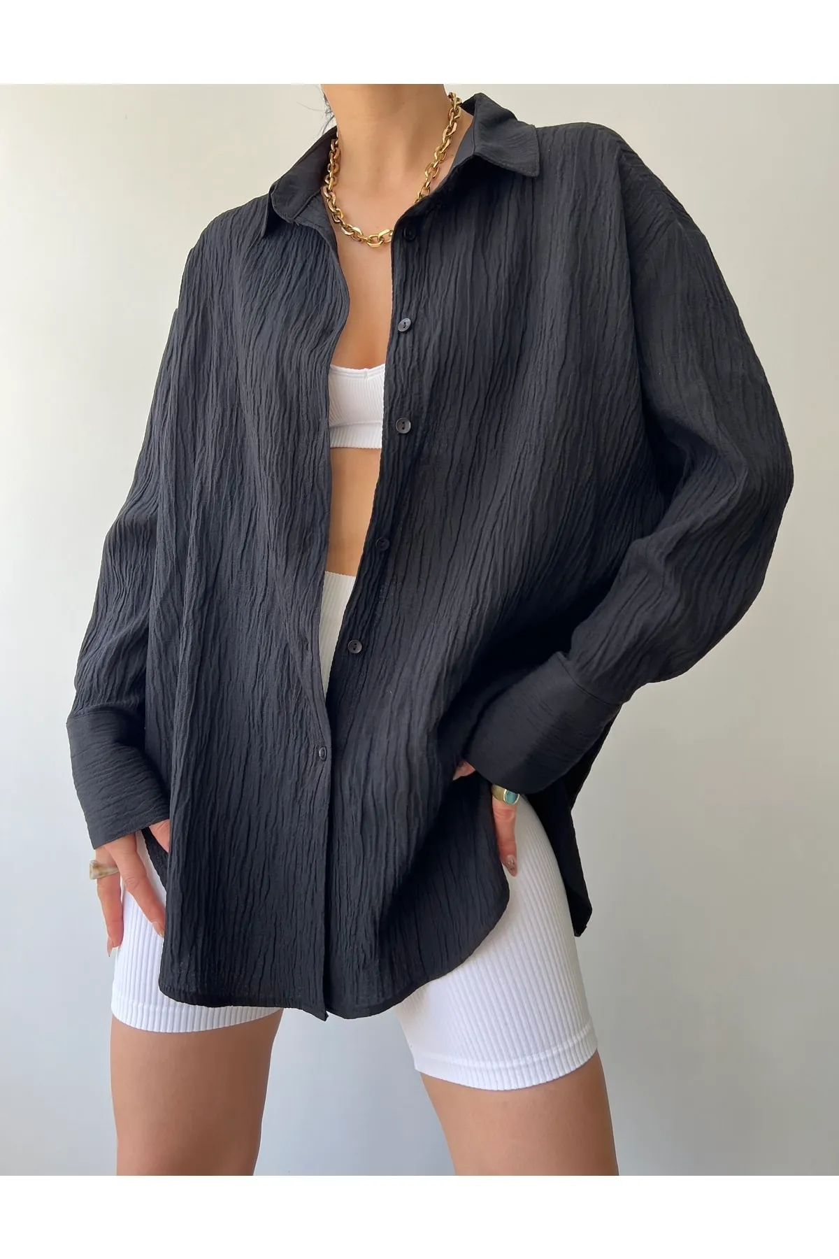 MAİ COLLECTİON  Schwarzes Oversize-Hemd für Damen von Durres