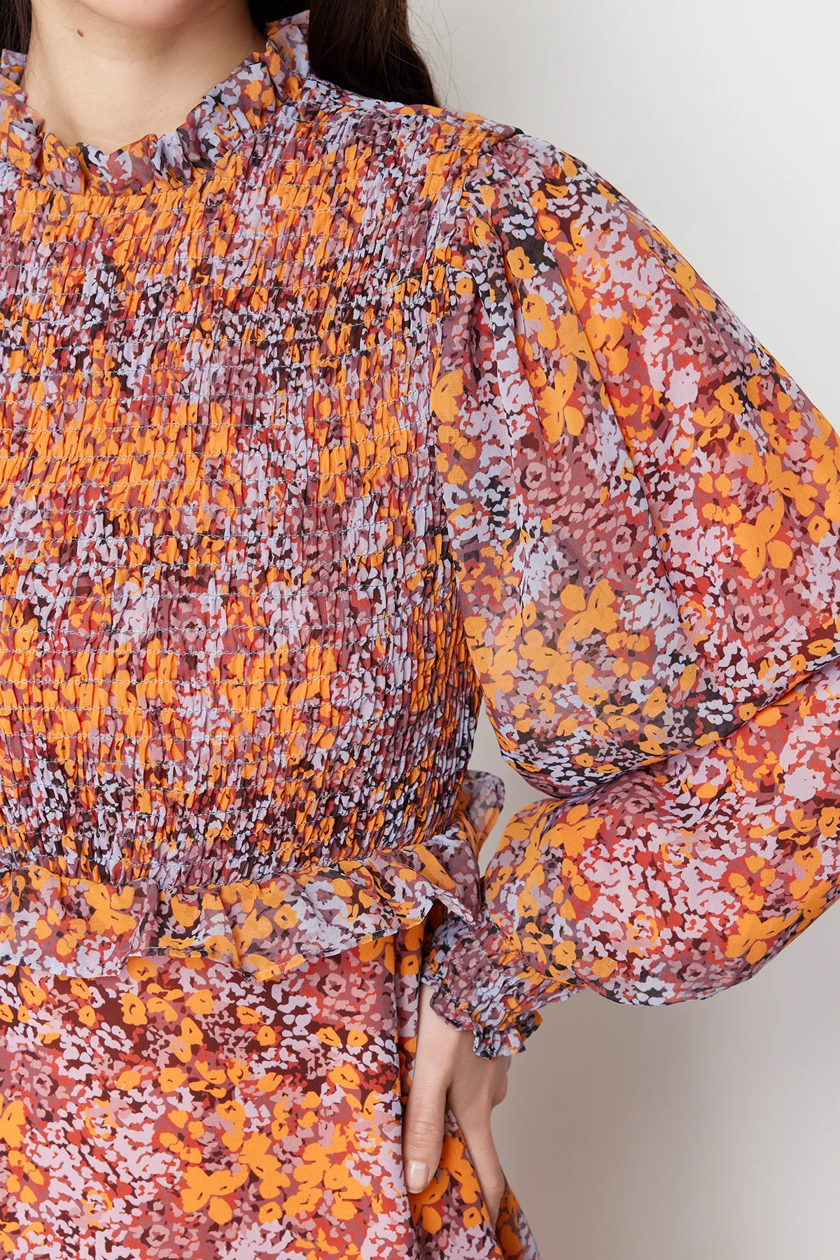 Trendyol Modest  Gefüttertes, florales, gewebtes Kleid mit Rüschen an der Taille TCTSS24EB00068