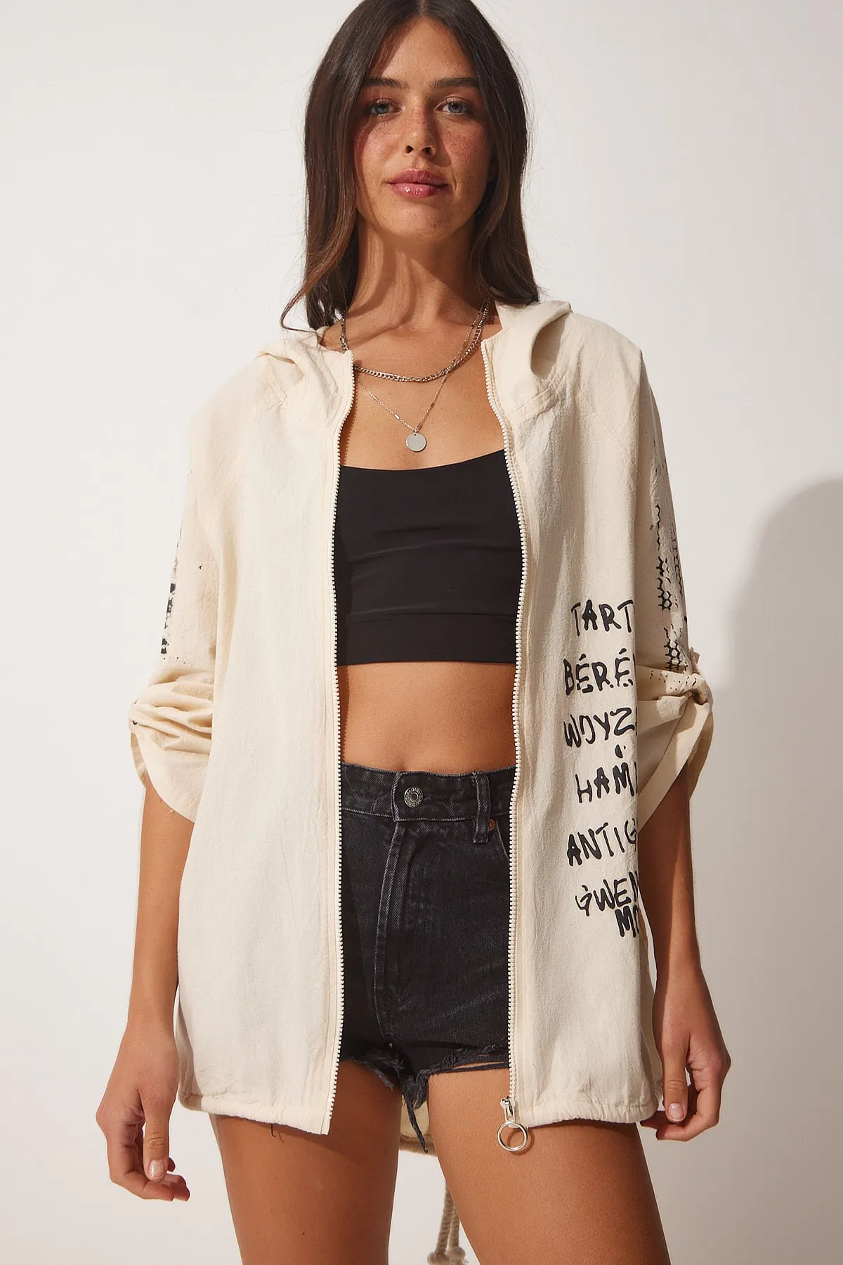 Happiness İstanbul  Creme-schwarze bedruckte Jacke aus Rohleinen mit Kapuze für Damen SA00014