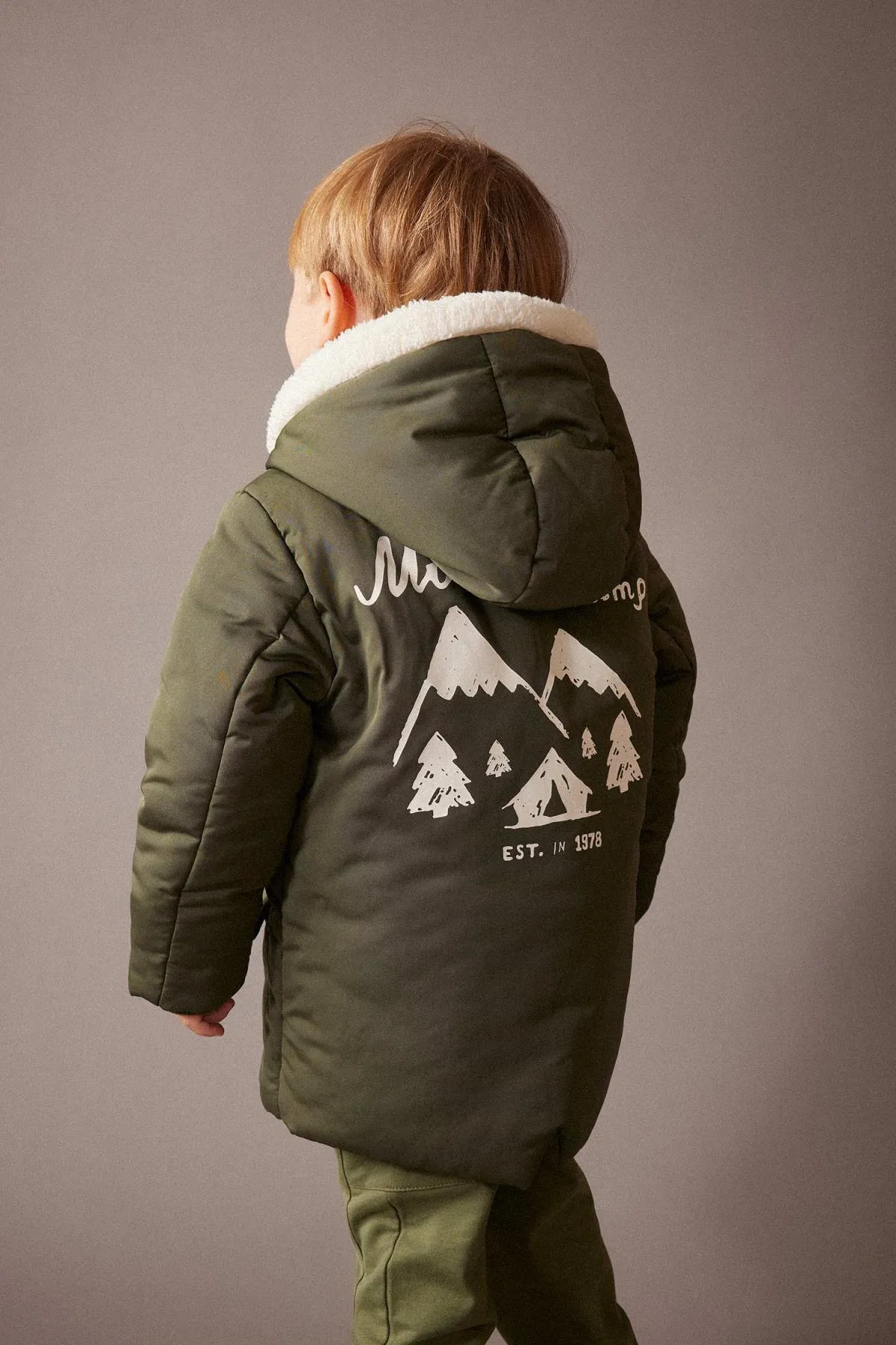 DeFacto  Wasserabweisende Steppjacke aus Fleece für Babys (J) Century mit Kapuze A2843a523cw