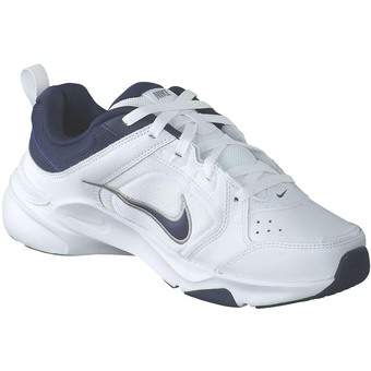 Nike Defy all day Sneaker in weiß