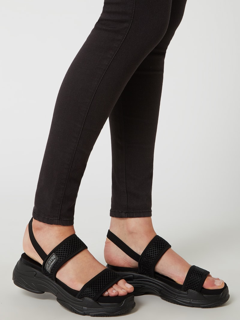 Wedges aus Textil Modell 'Samurai' in schwarz