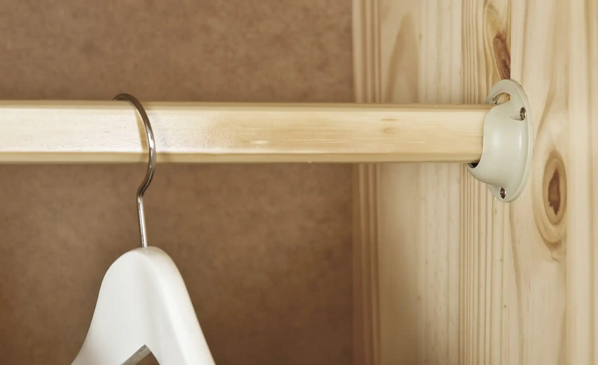 Kleiderschrank