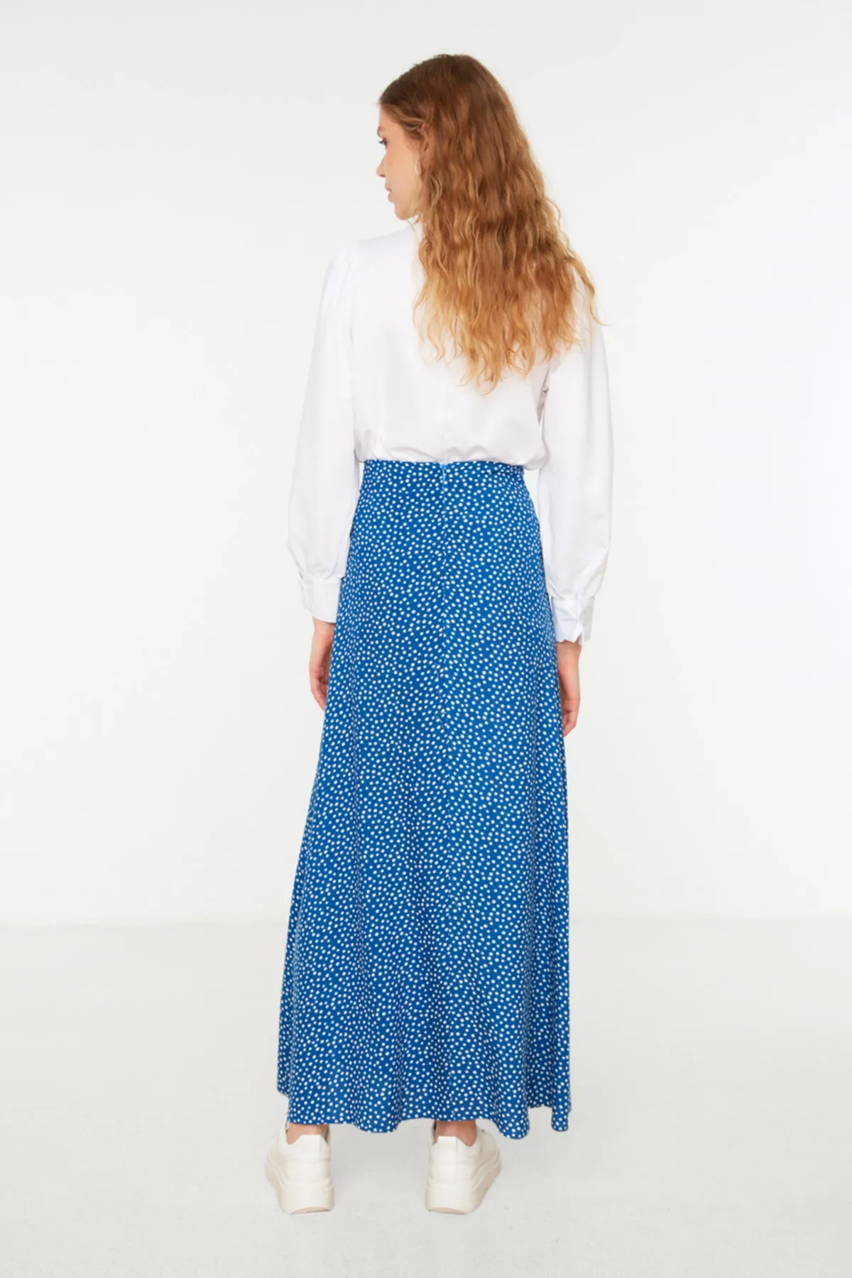 Trendyol Modest  Indigoblauer, gepunkteter Glockenrock aus Webstoff TCTSS22EE0006