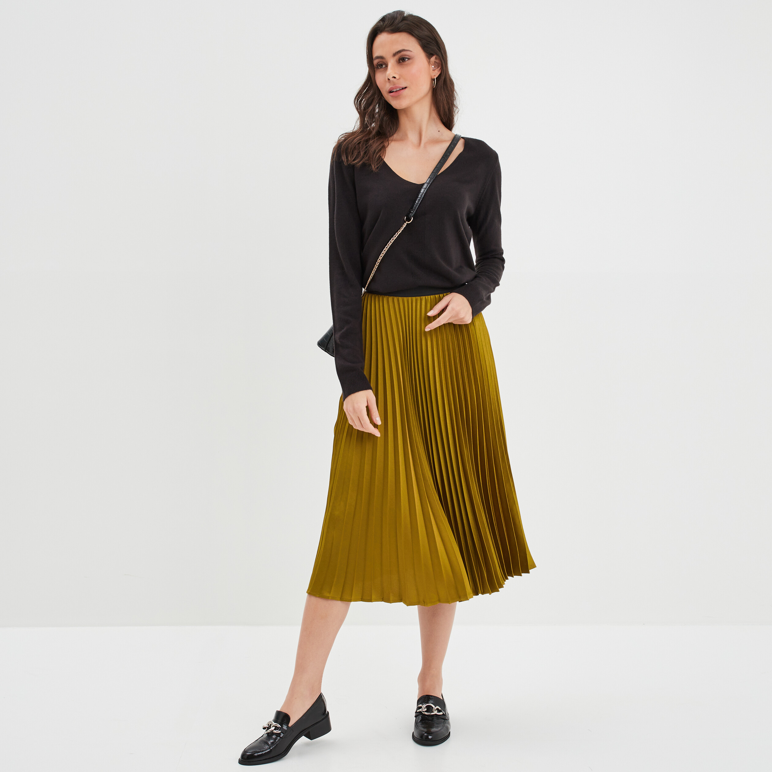 Jupe midi plissée en satin vert olive femme | La Halle
