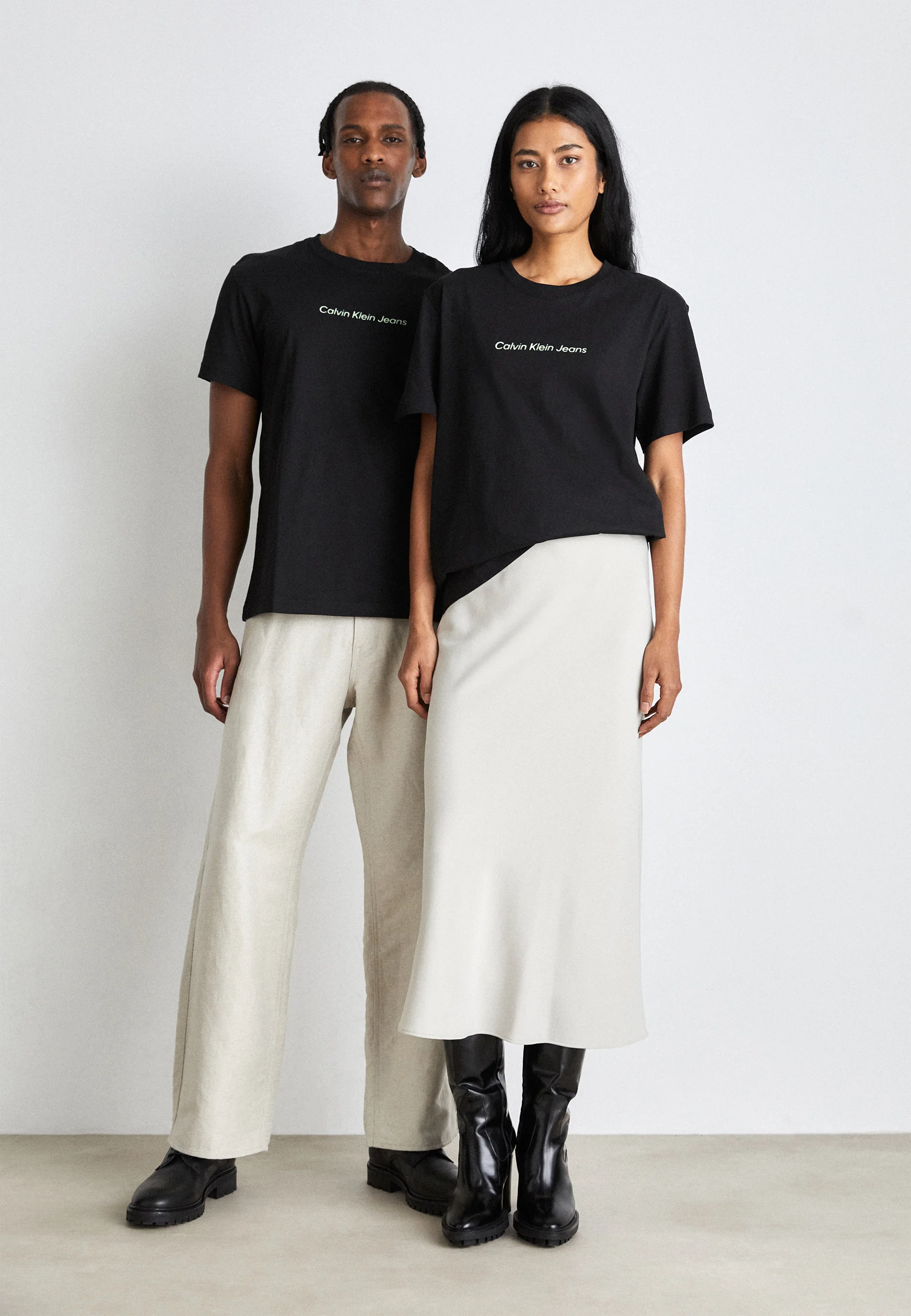 Calvin Klein Jeans MIRRORED LOGO TEE UNISEX - Camiseta con estampado