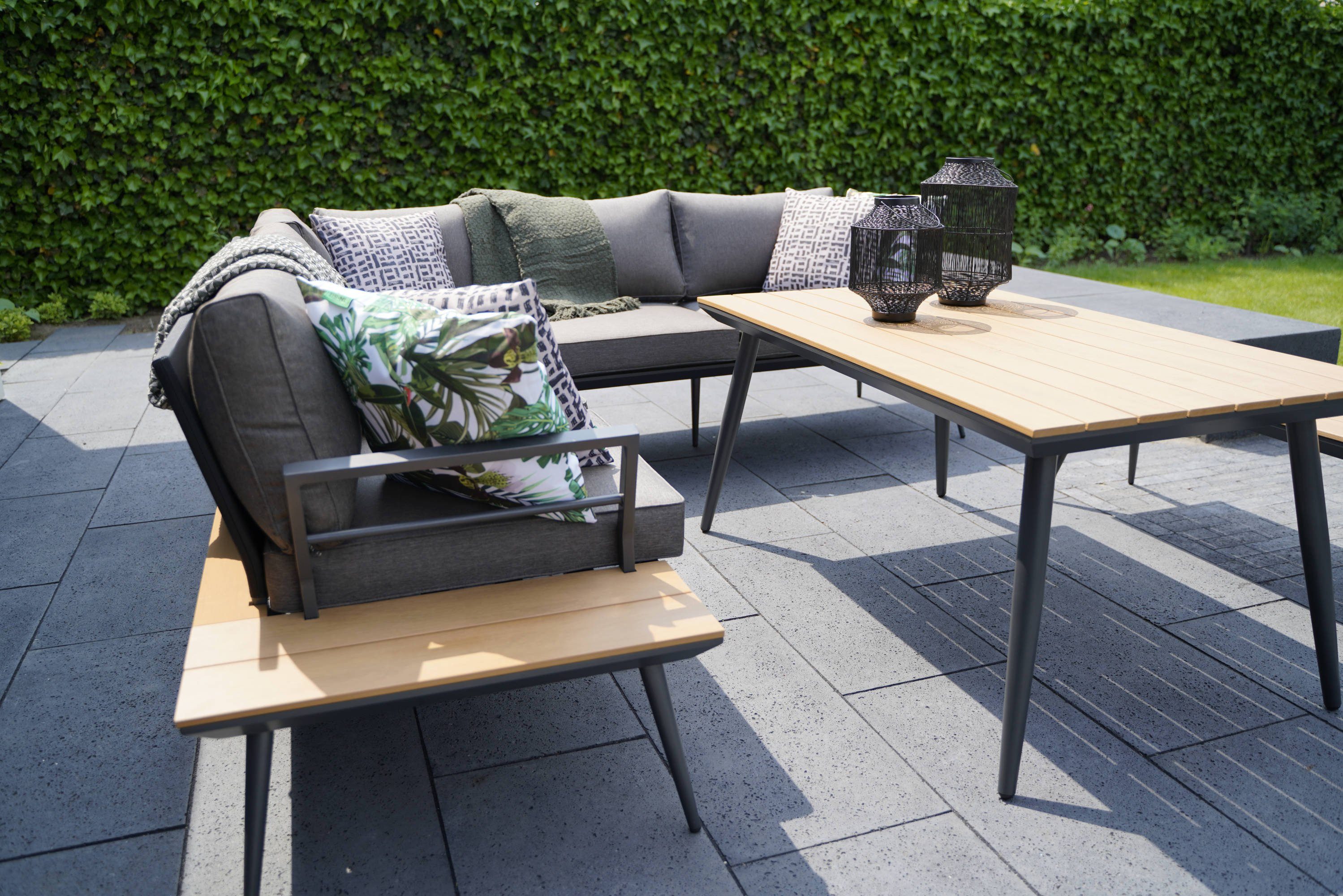 GMD Living Eckbankgruppe AREZZO, (Eckbank Essgruppe, 5-tlg., bestehend aus 2 Sofas, 1 Eckteil, 1 Tisch & 1 Bank inkl. Polsterkissen), Tischplatte im Teaklook, Wetterfest