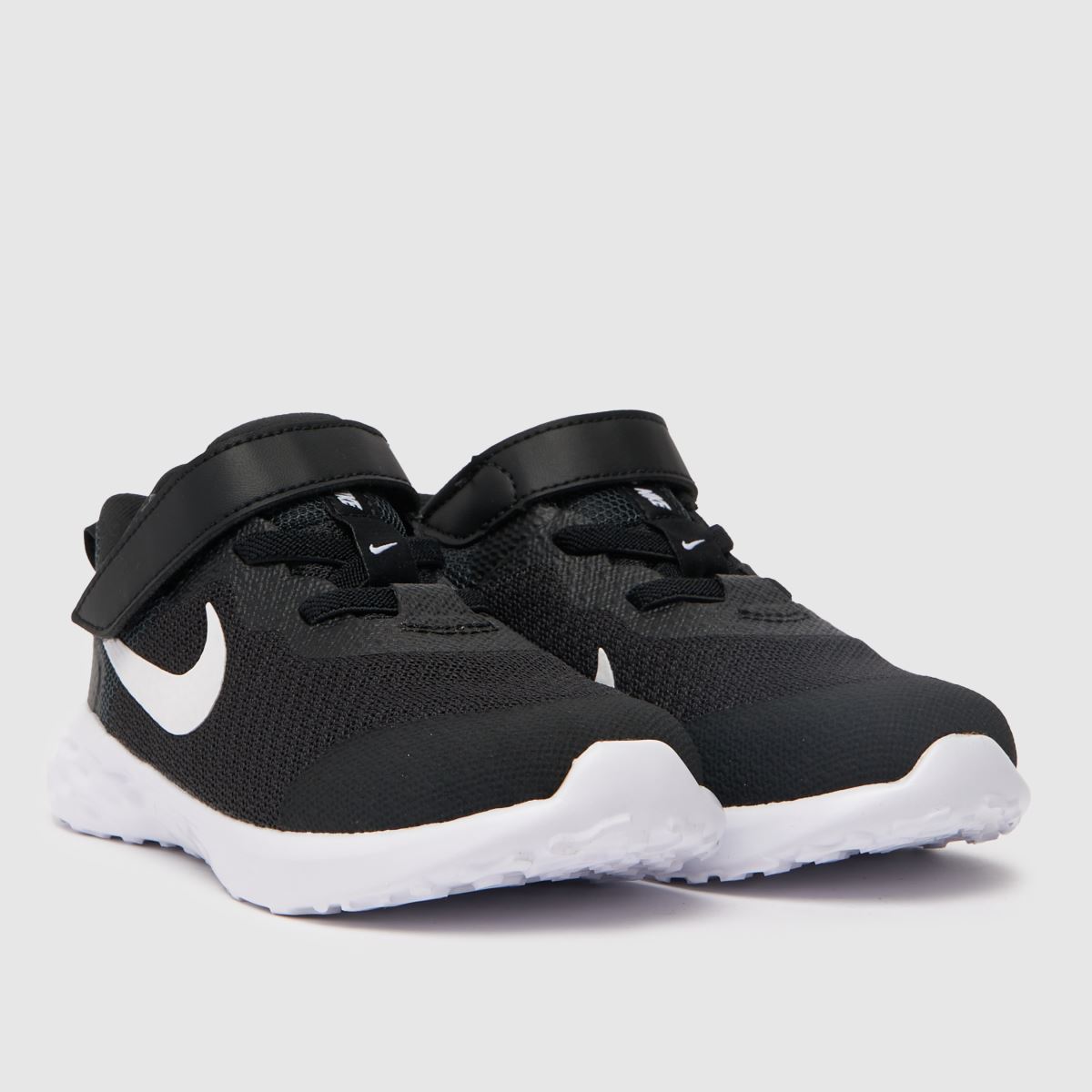 Nike Revolution 6 sneakers för småbarn i svart och vitt