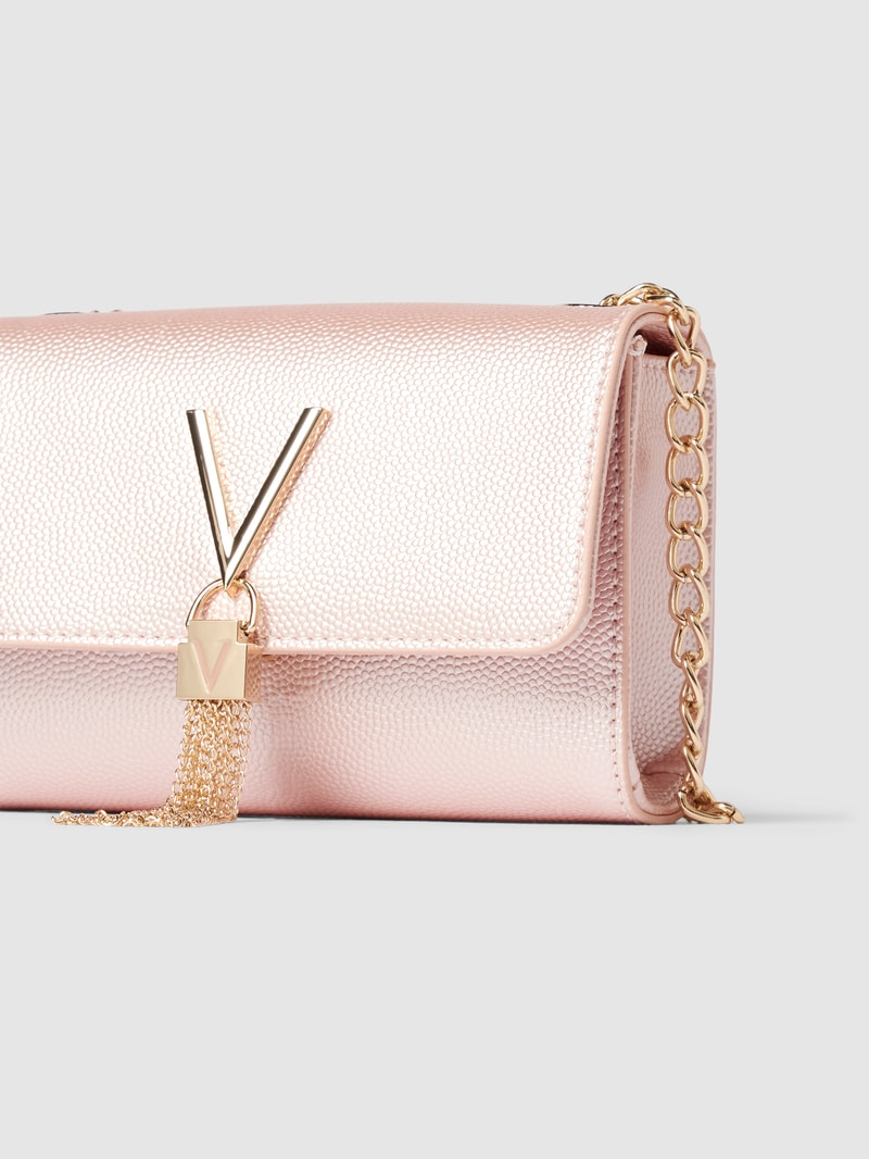Handtasche mit Label-Applikation Modell 'DIVINA' in metallic rosa