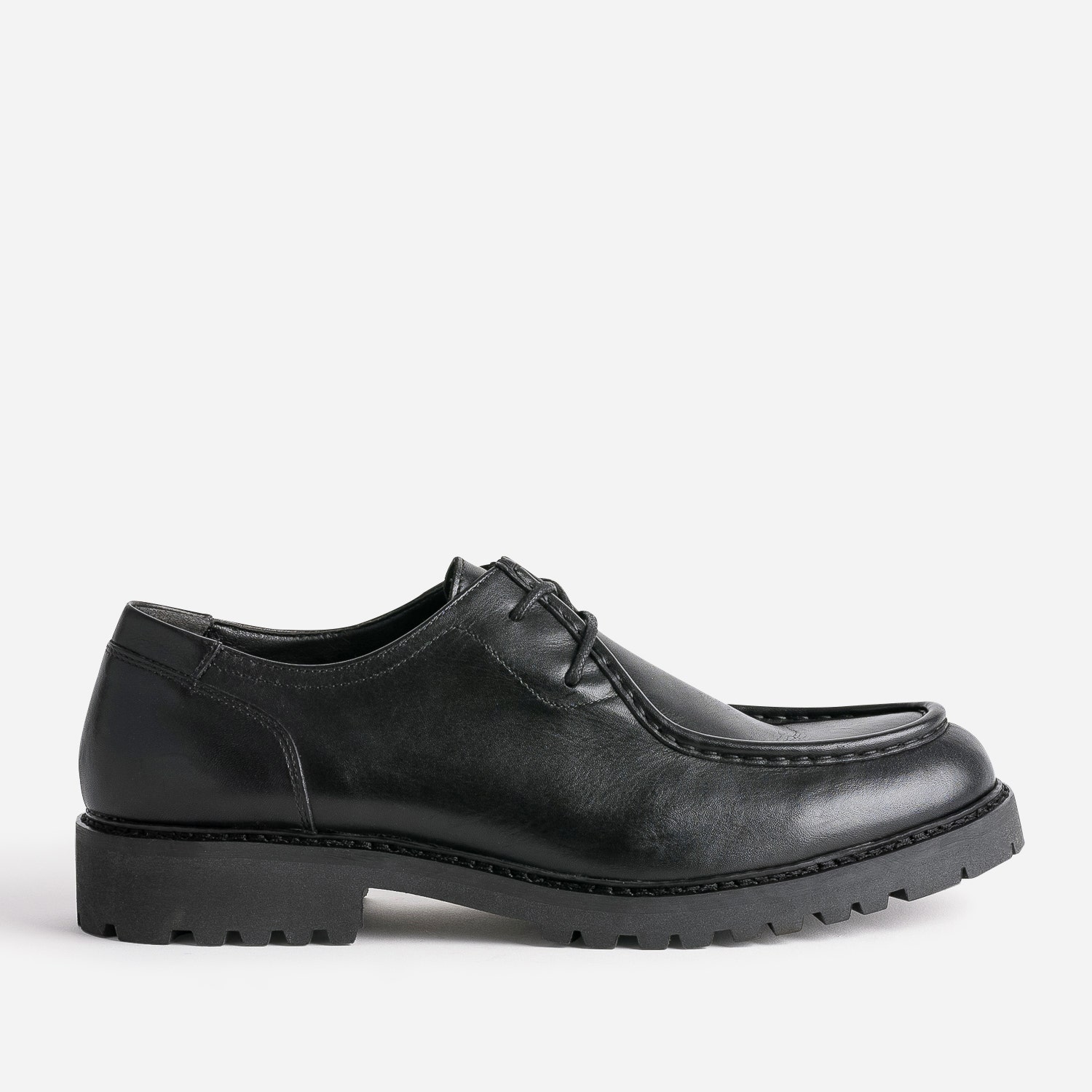 Derby noir en cuir à semelle crantée