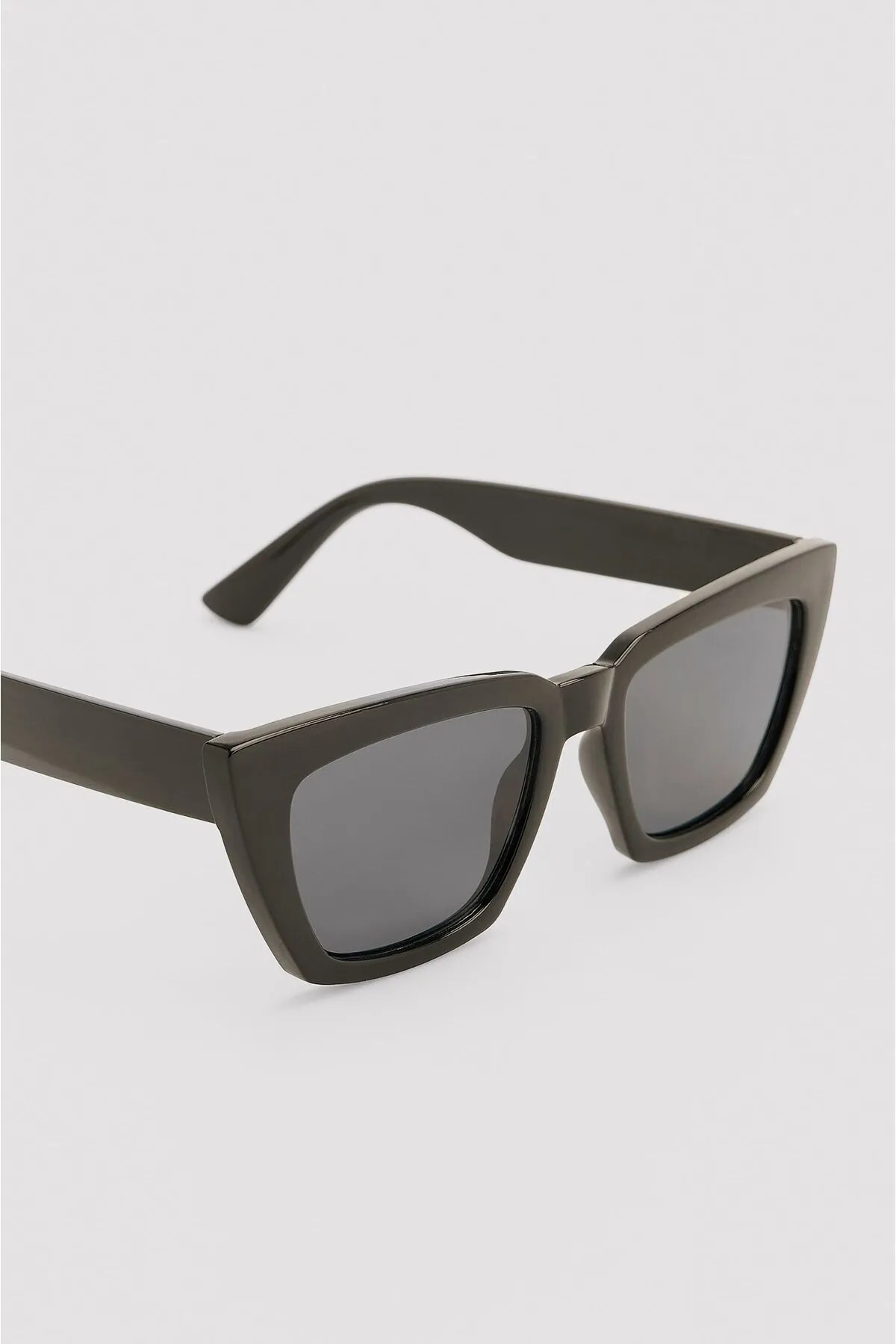 NA-KD  Quadratische Basic-Sonnenbrille aus Recyclingmaterial