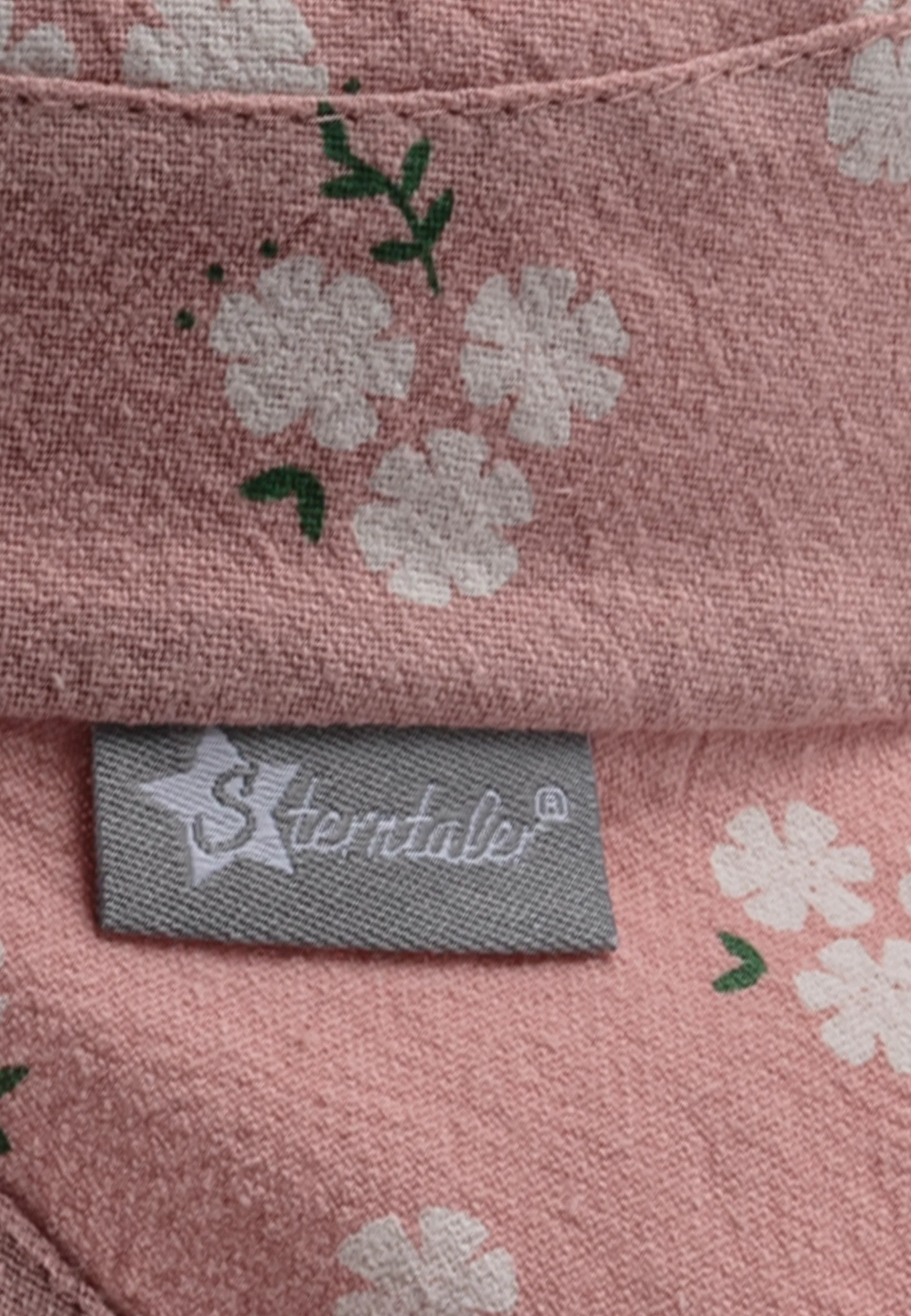 Schirmmütze mit Nackenschutz in grün oder rosa