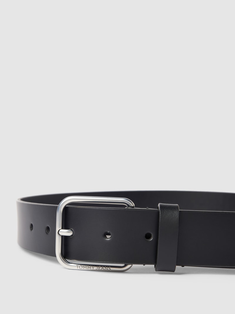 Gürtel aus Büffelleder mit Label-Detail Modell 'SCANTON' in schwarz