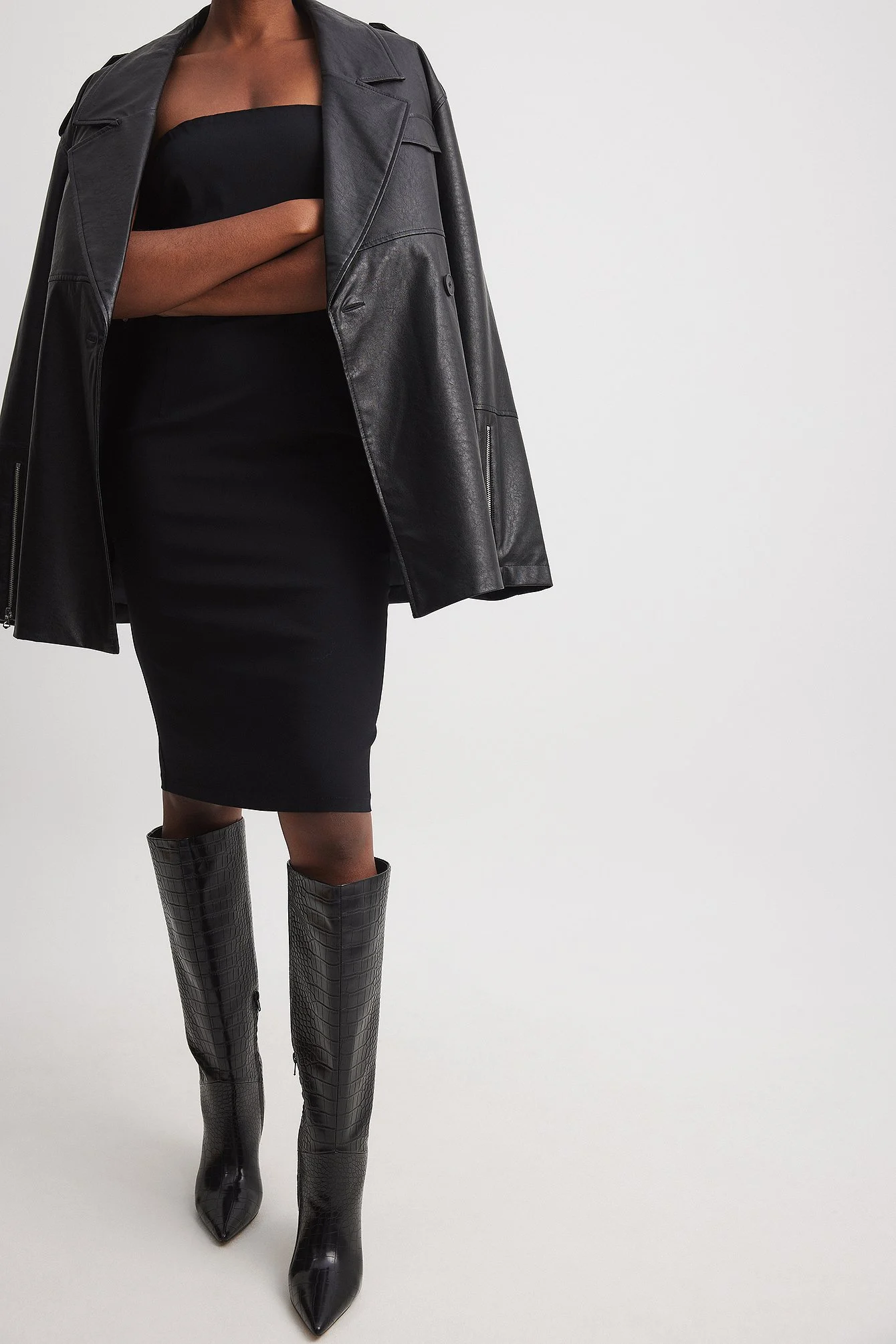 Spitz zulaufende Croc-Stiefel