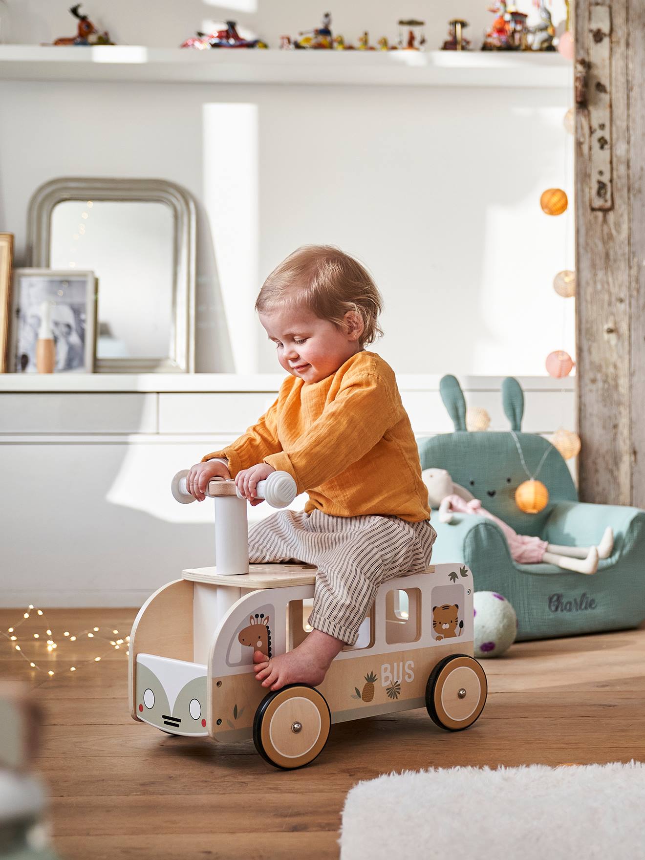Porteur bus à doudous HANOÏ en bois FSC® multicolore
