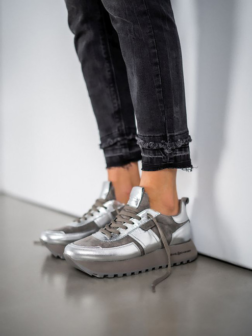 Sneaker-16634590047 Kennel & Schmenger