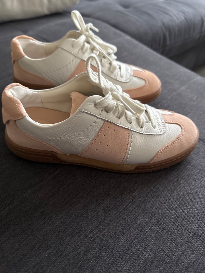 Clarks Leder-Sneakers in Creme/ Orange günstig kaufen 37,5