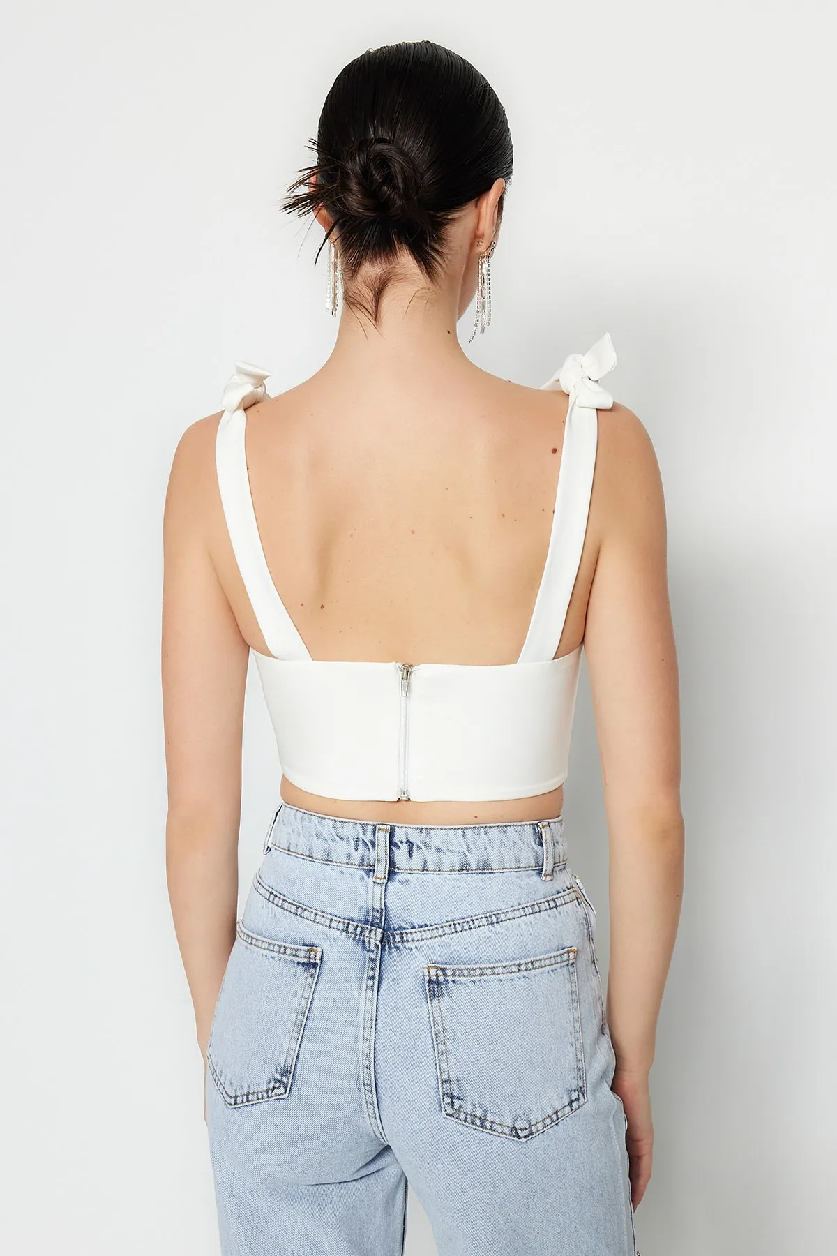 Trendyol Collection  Ecru Crop Bustier mit Bügel TPRSS22BS0024