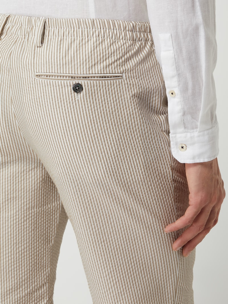 Slim Fit Chino-Shorts aus Seersucker in beige
