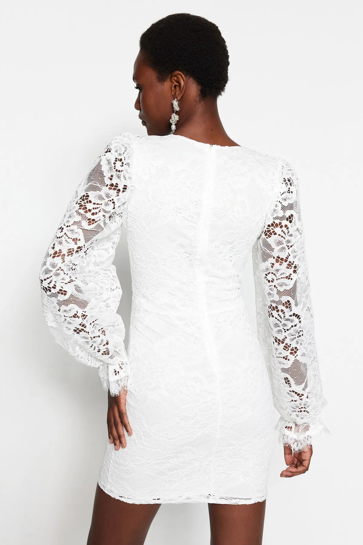 Trendyol Collection  Ecru Tailliertes, gefüttertes Spitzenhochzeits-/Hochzeits-Elegantes Abendkleid TPRSS23EL00314