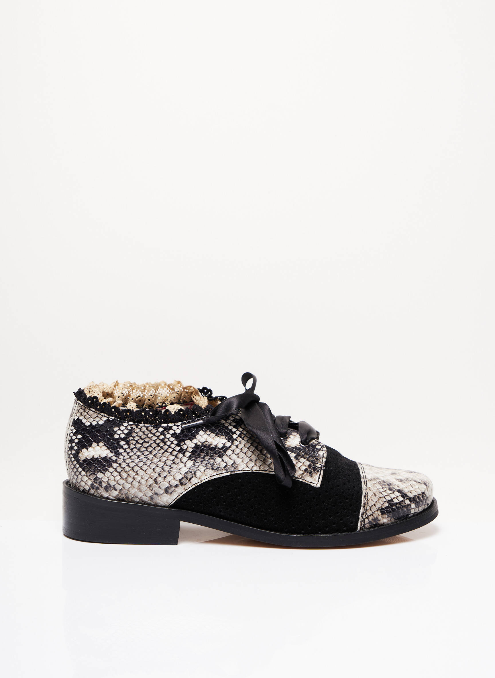 Belkar Derby Femme couleur noir