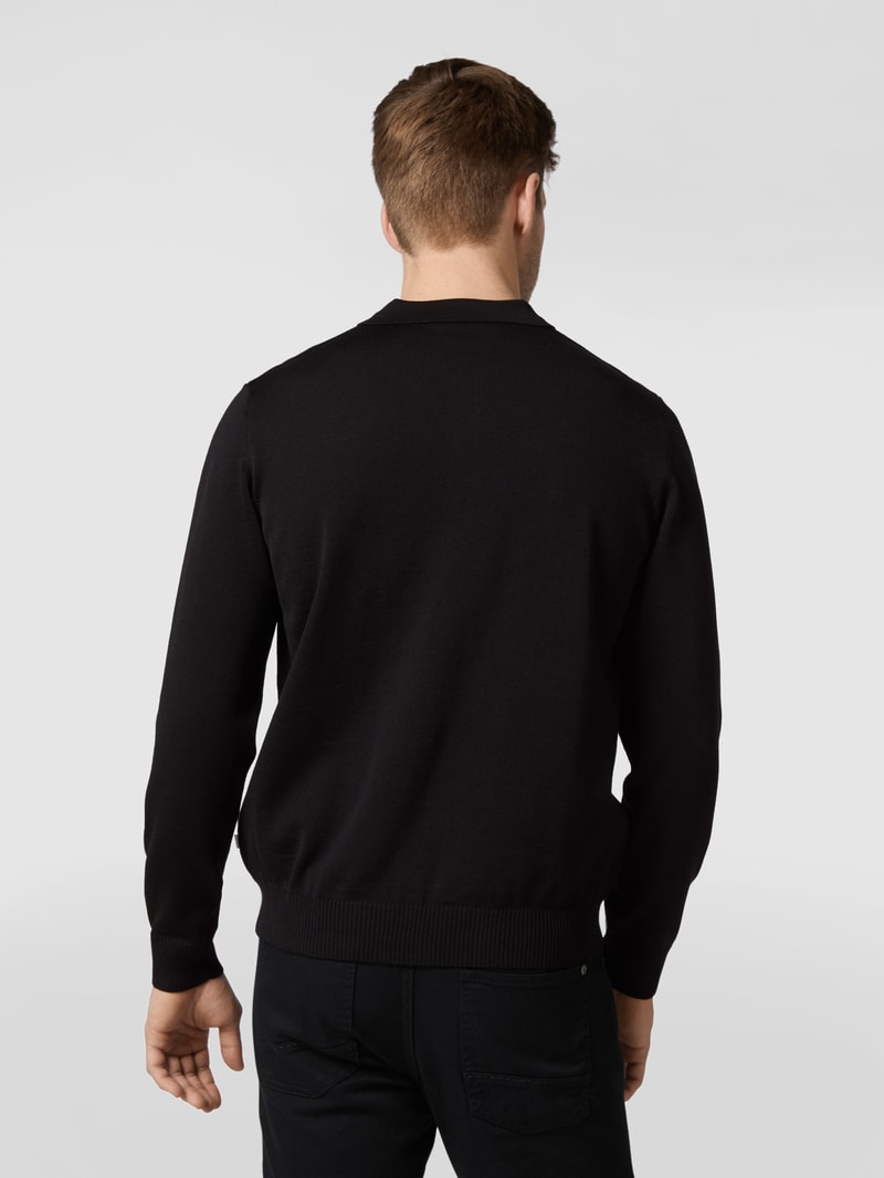 Pullover aus Schurwolle in schwarz