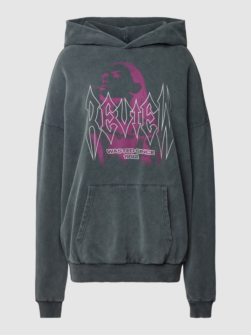 Hoodie mit Label-Print und überschnittenen Schultern in anthrazit