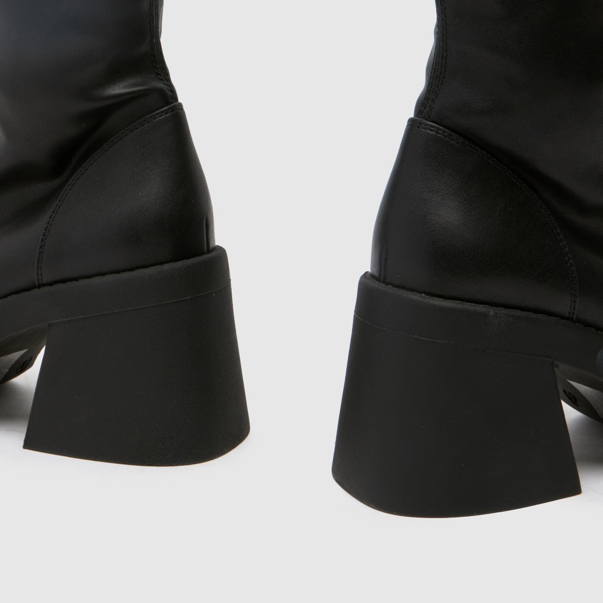 Schuh Amirah – Svarta stretchiga strumpstövlar