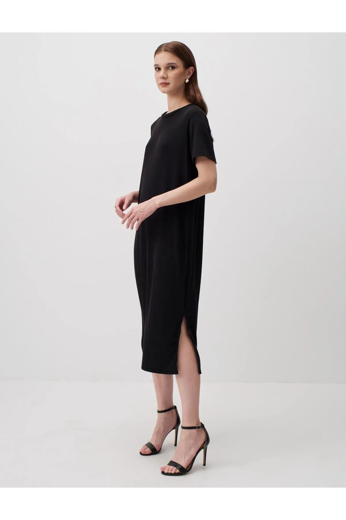 Jimmy Key  Schwarzes, gerade geschnittenes, kurzärmliges Strickkleid mit Rundhalsausschnitt