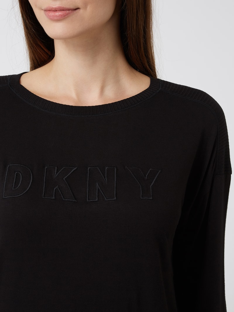 Shirt mit überschnittenen Schultern in schwarz