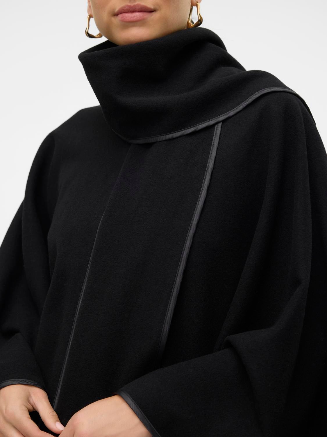 VMNAOMI Mantel