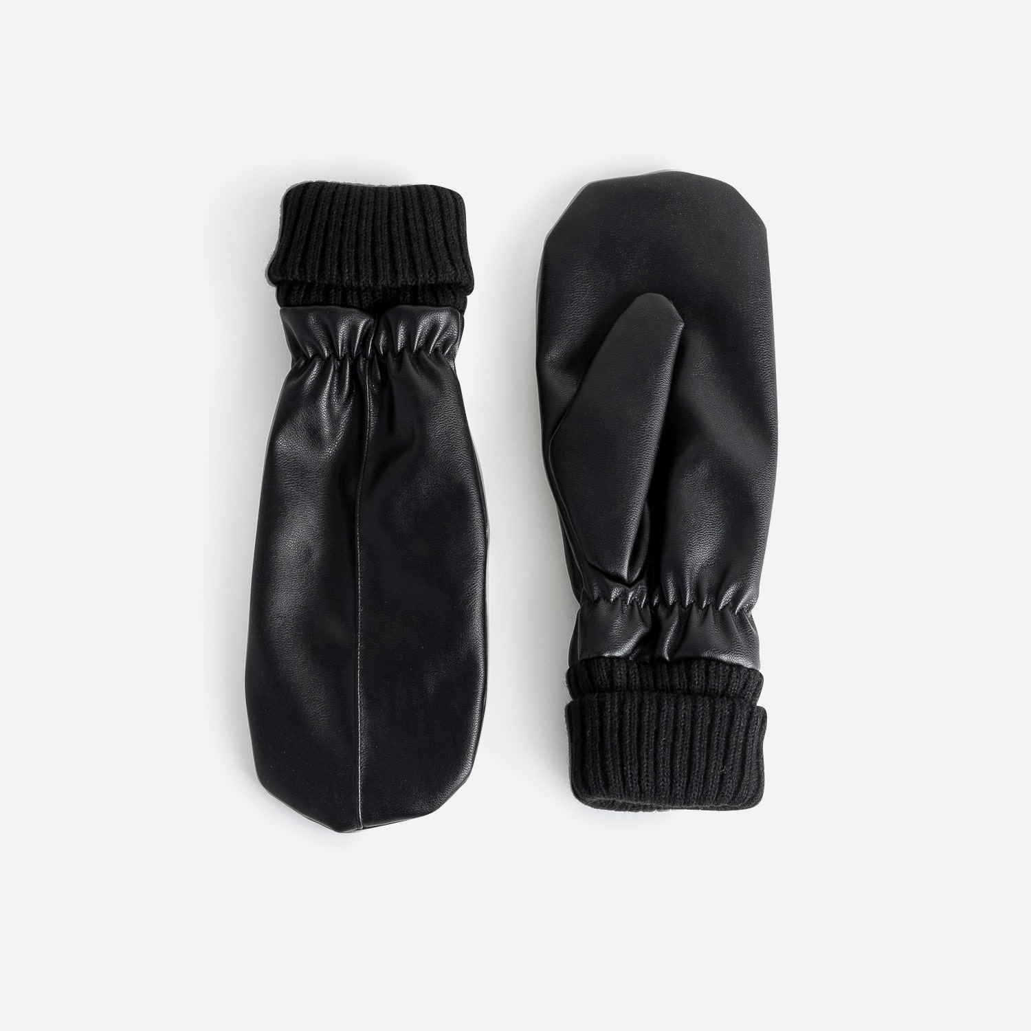 Moufles noires avec bords-côtes