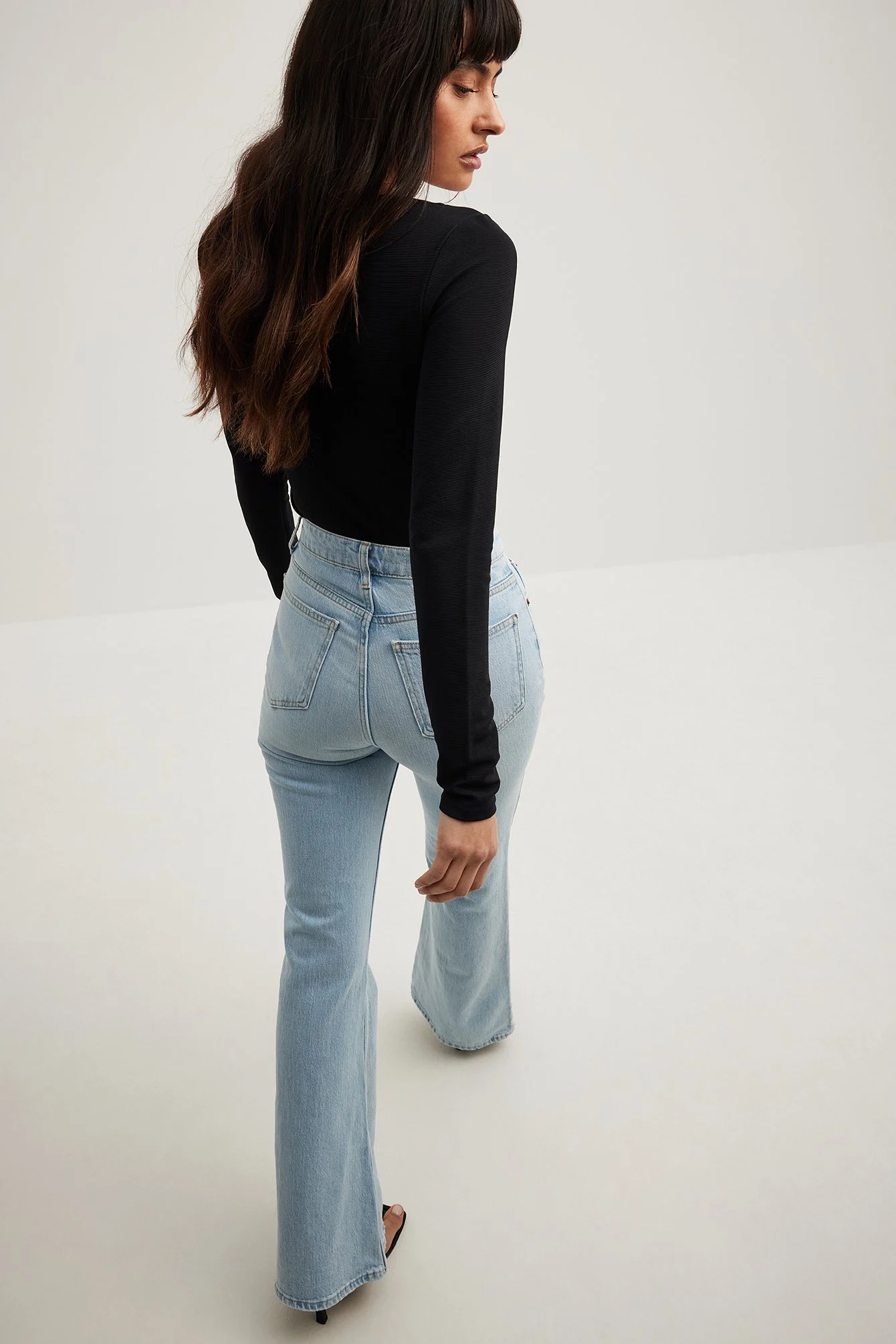 Ausgestellte Jeans mit hoher Taille