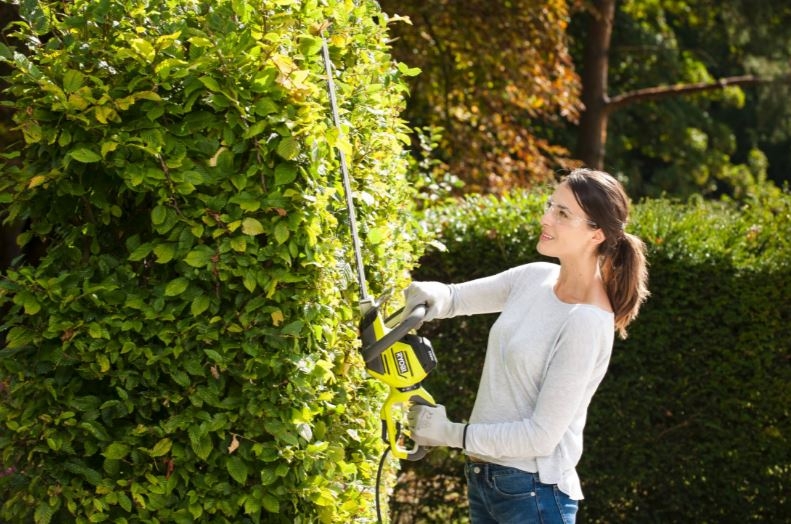 Ryobi 5133003643 RHT5655RS Trimer za živicu 55 cm 550 W