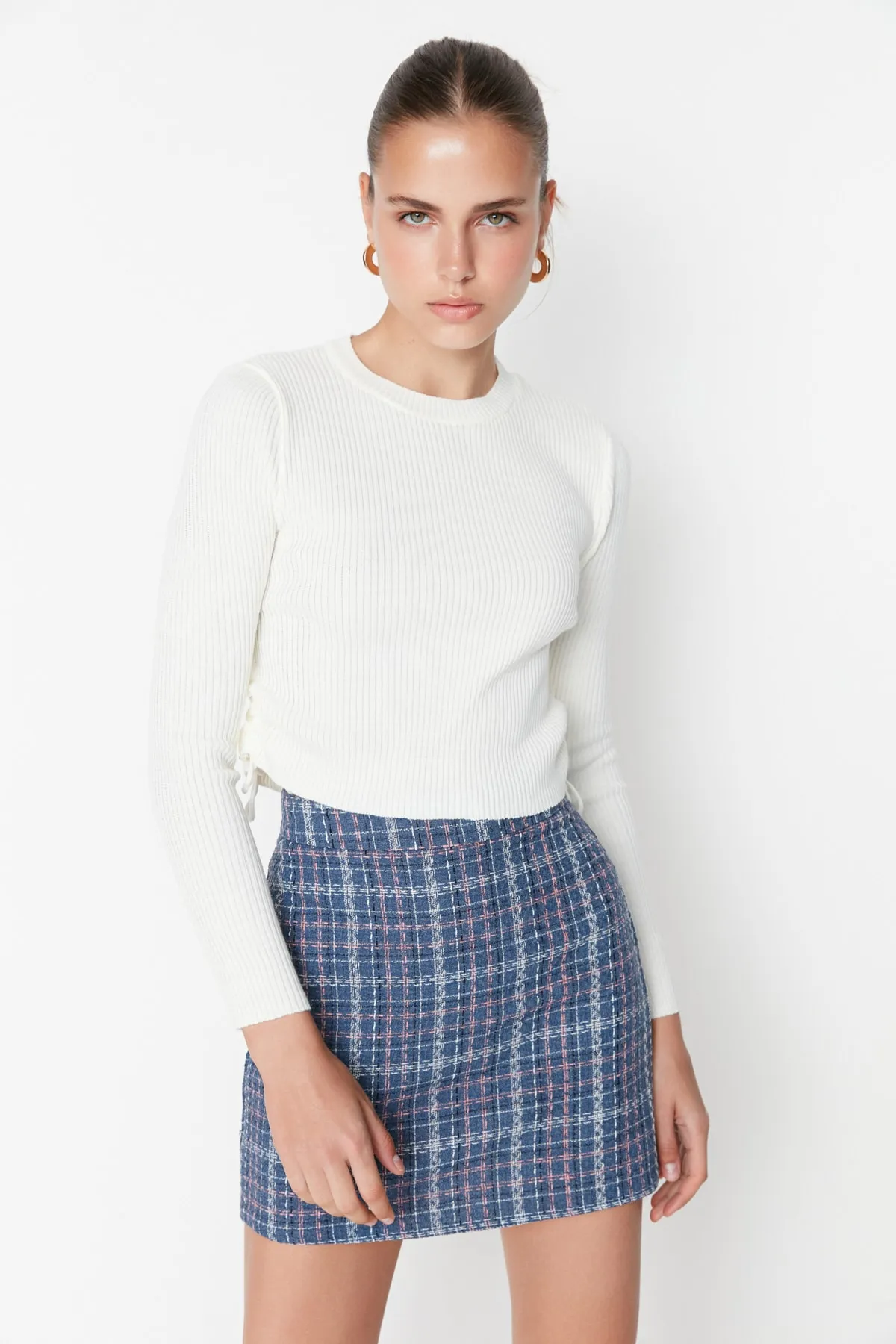 Trendyol Collection  Indigoblauer karierter gemusterter Mini-Webrock aus Tweedstoff TWOAW23ET00017