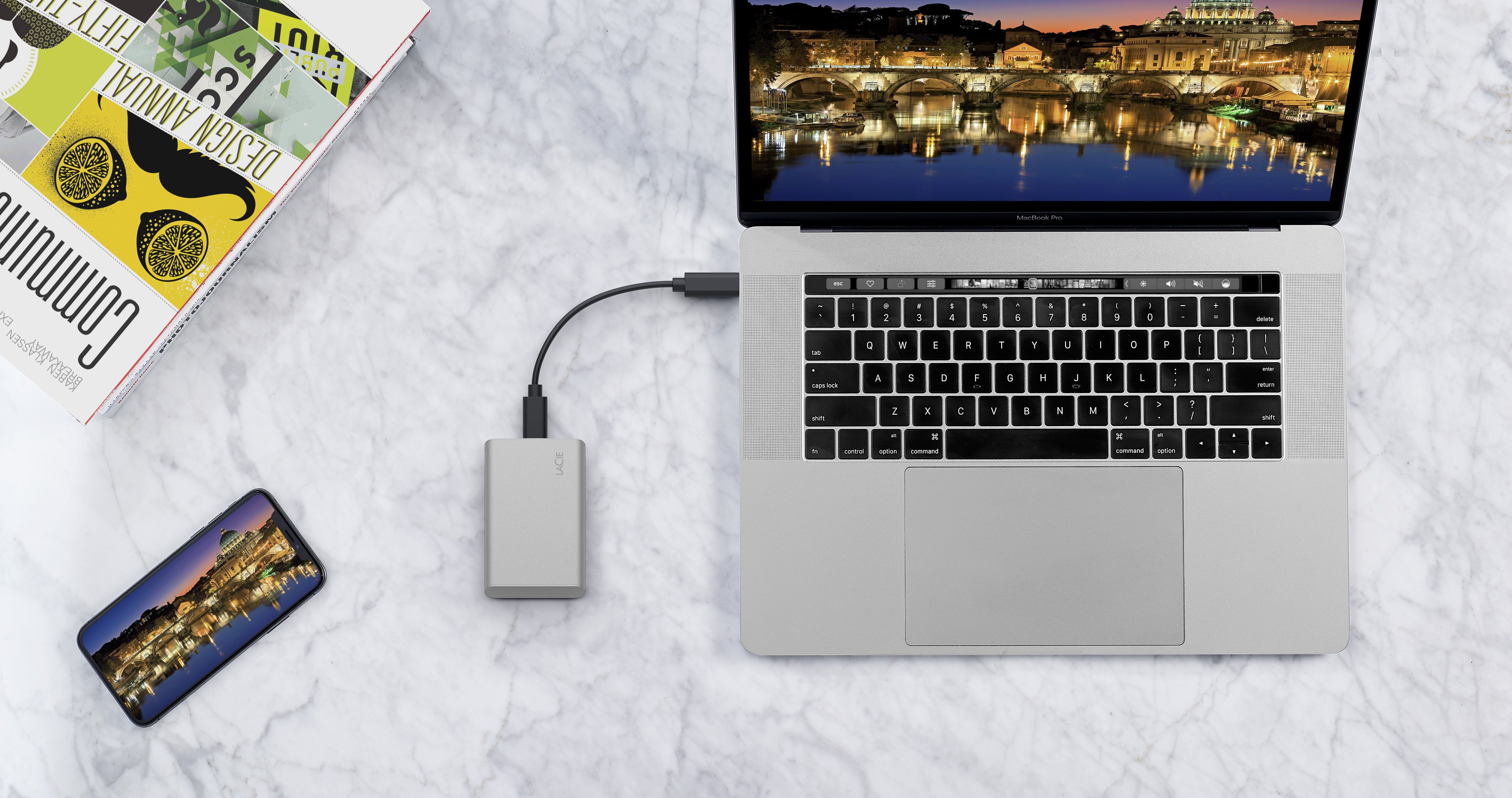 LaCie Portable SSD externe SSD (2 TB) 1050 MB/S Lesegeschwindigkeit, 1000 MB/S Schreibgeschwindigkeit