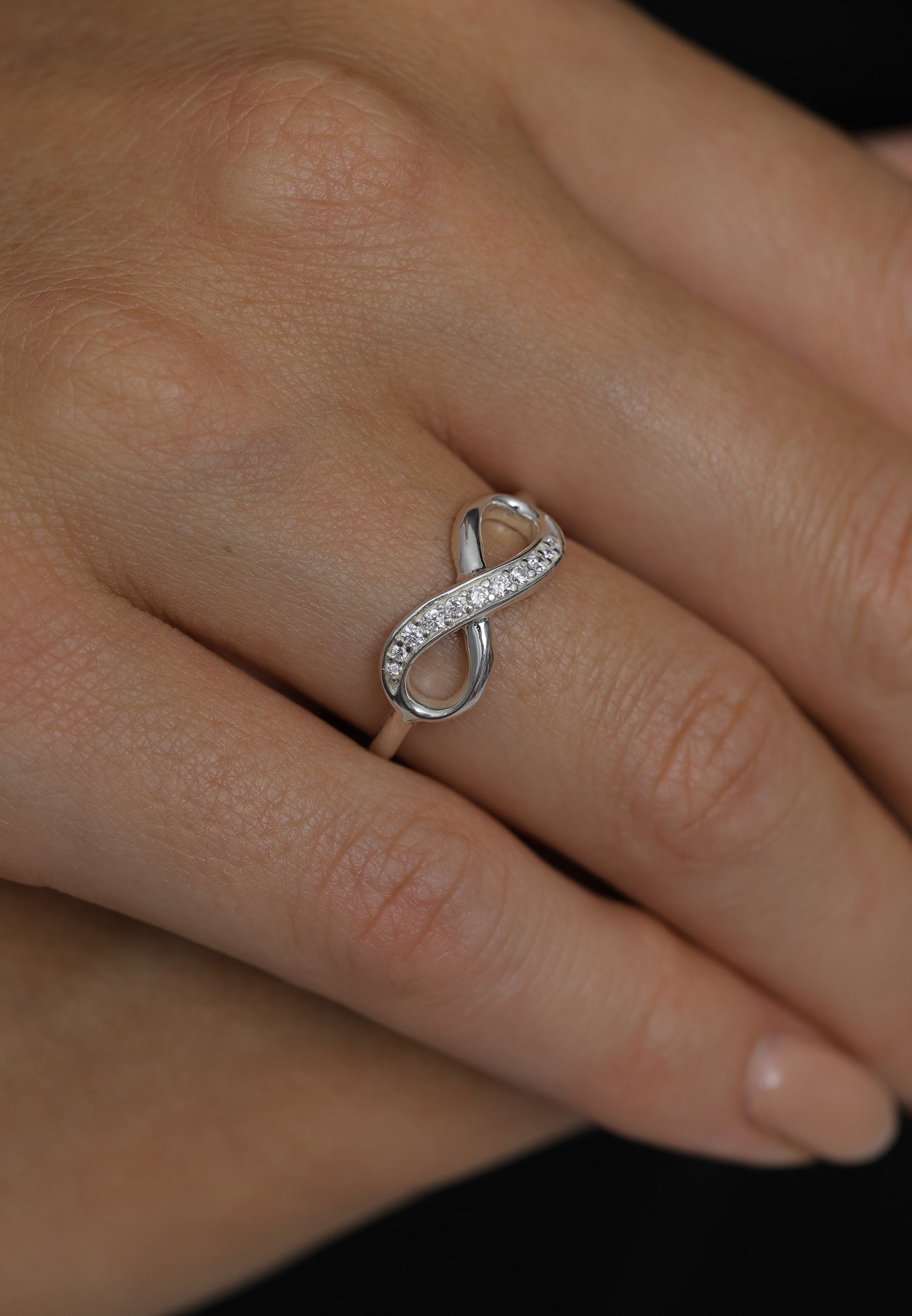 Bracciale da donna Elli con simbolo dell'infinito e cristalli di zirconi cubici in argento sterling 925.